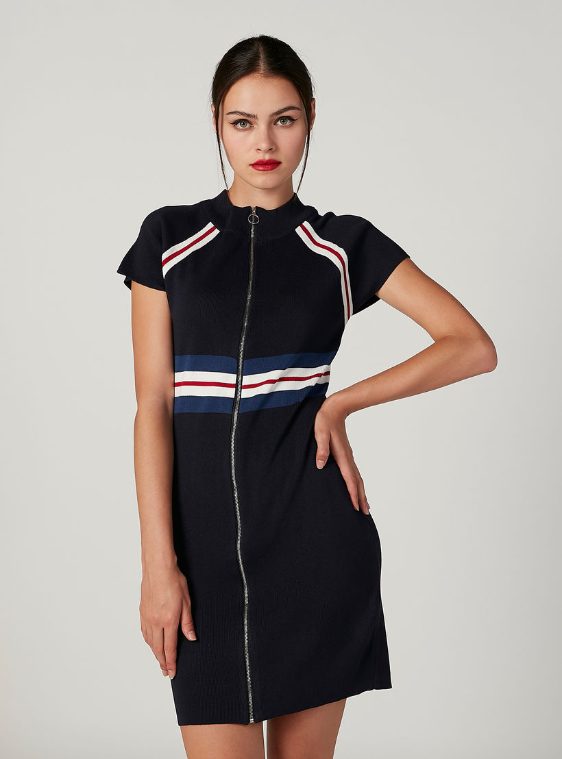 فستان ميدي مقلّم بقصّة ضيّقة وأكمام كاب وسحّاب-women-clothing-dresses-image-1