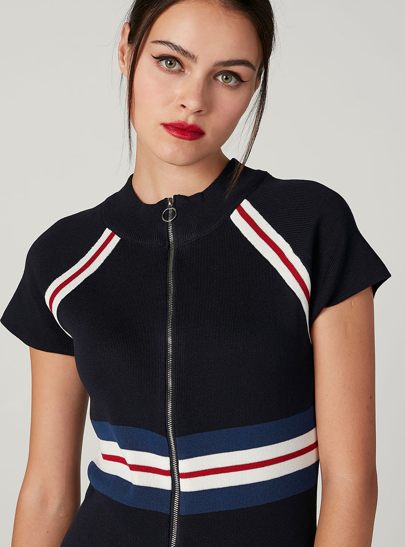 فستان ميدي مقلّم بقصّة ضيّقة وأكمام كاب وسحّاب-women-clothing-dresses-image-2