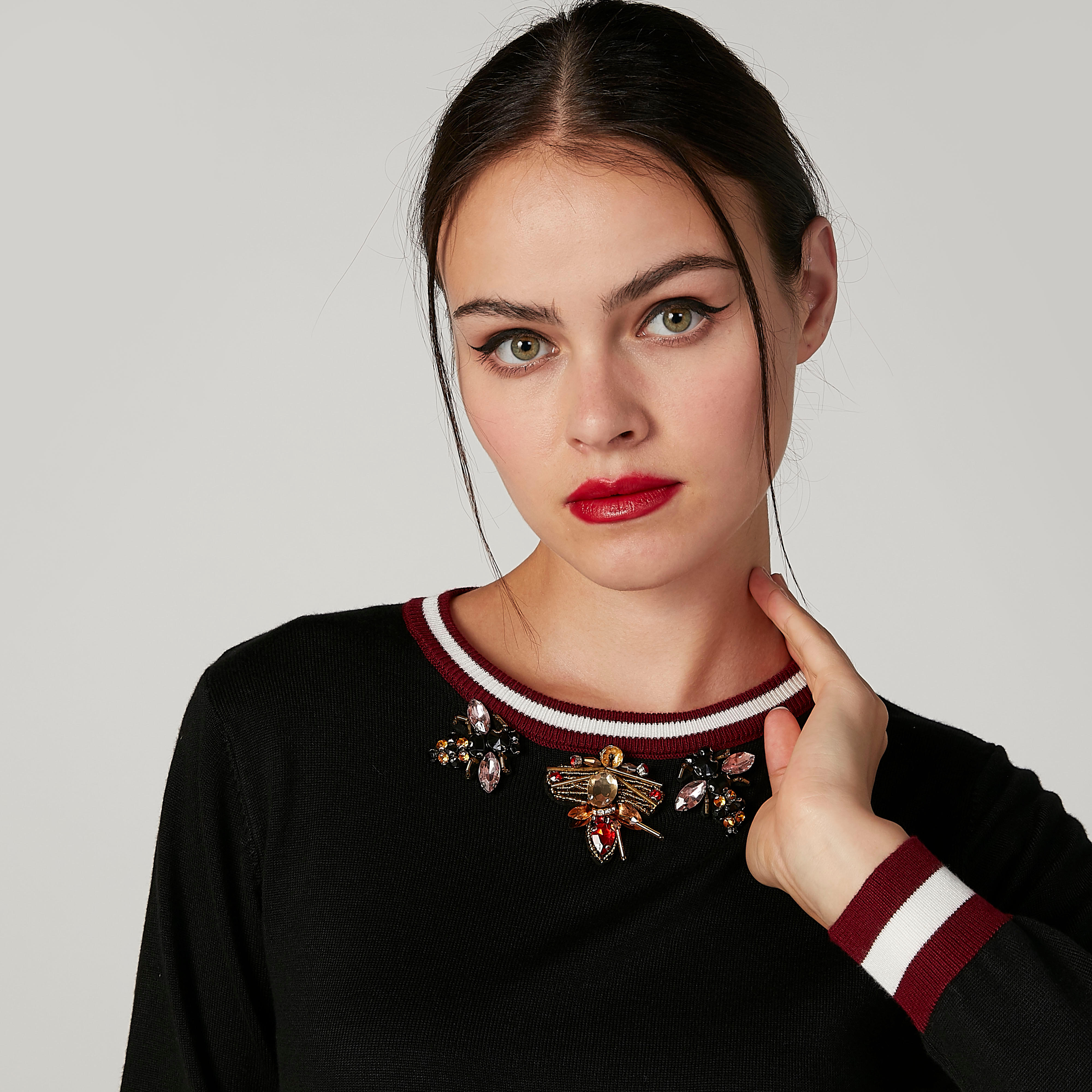 فستان ميدي بقصّة ضيّقة وأكمام طويلة وتزيينات-women-clothing-dresses-image-2