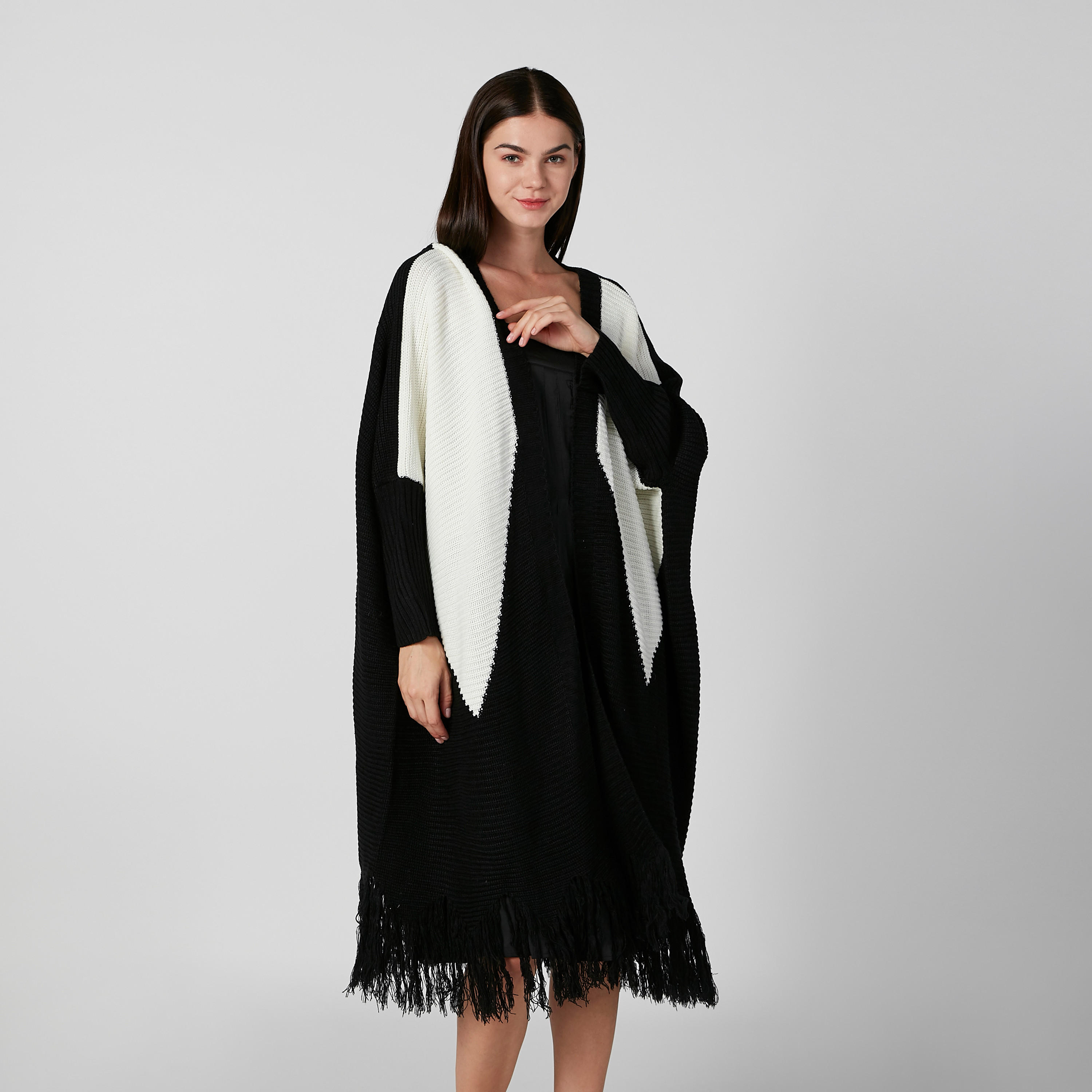 كارديجان طويل بارز الملمس بقصّة واسعة وأكمام طويلة بشراشيب-women-winterwear-cardigansandjumpers-cardigans-image-1
