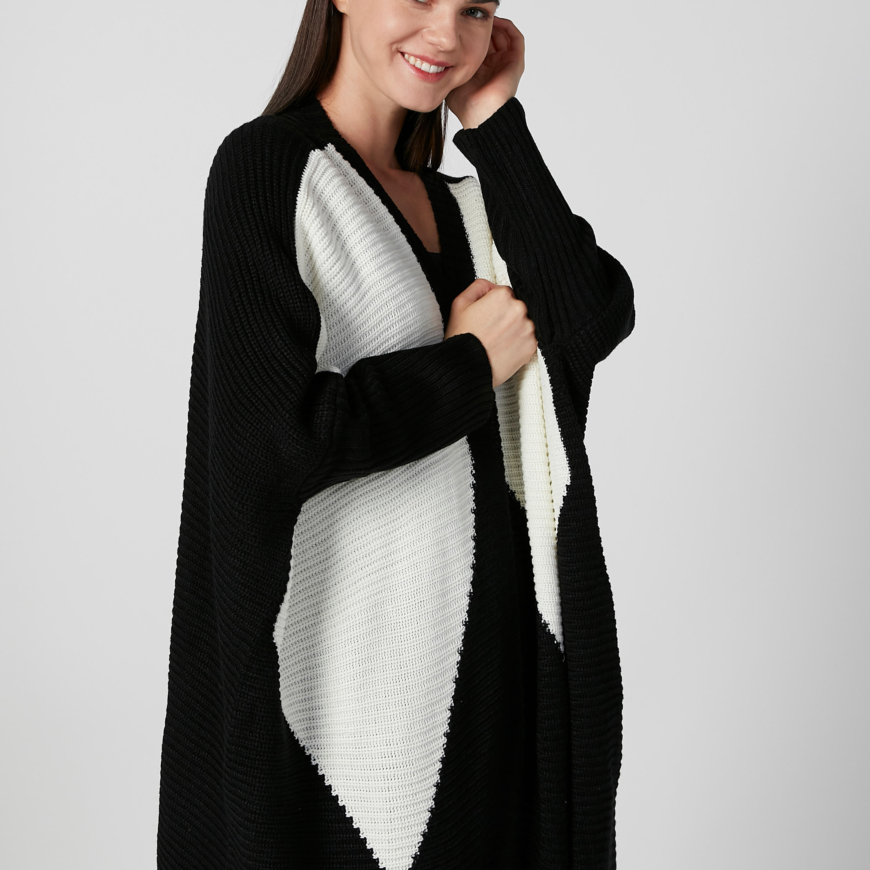 كارديجان طويل بارز الملمس بقصّة واسعة وأكمام طويلة بشراشيب-women-winterwear-cardigansandjumpers-cardigans-image-3
