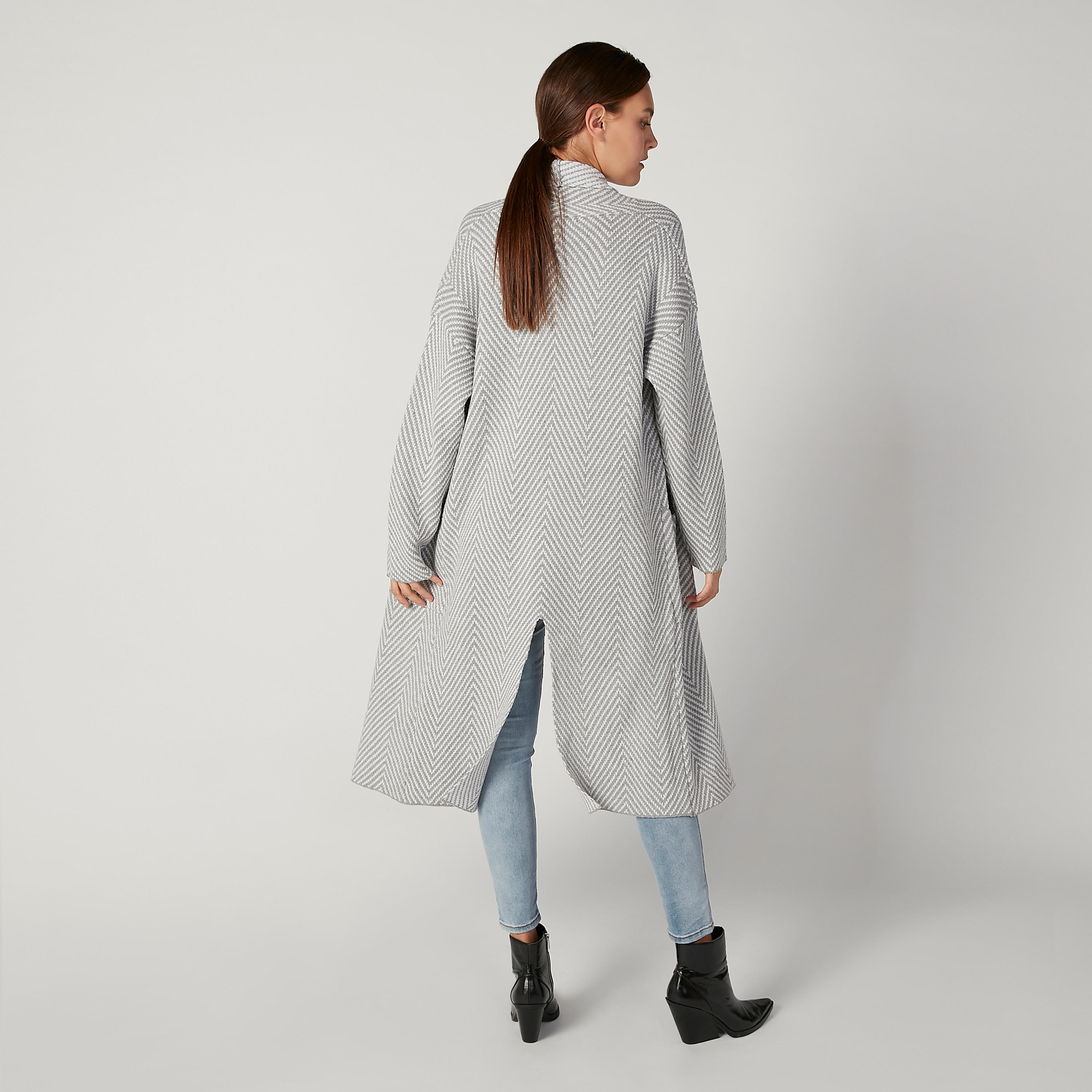 كارديجان طويل بارز الملمس بأكمام طويلة وجيوب-women-winterwear-cardigansandjumpers-cardigans-image-4