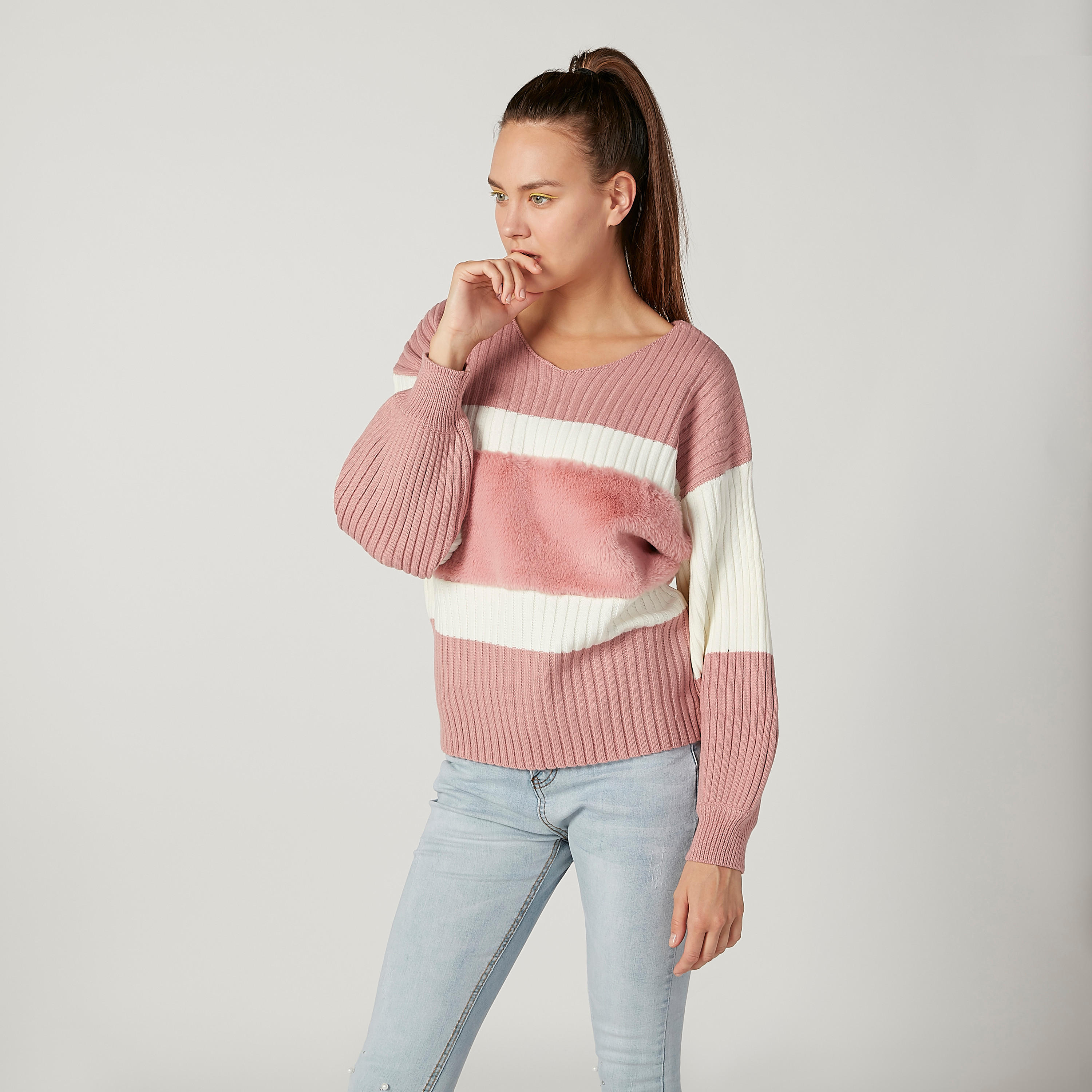 كنزة بارزة الملمس بياقة مستديرة وأكمام طويلة-women-clothing-cardigansandjumpers-jumpers-image-1