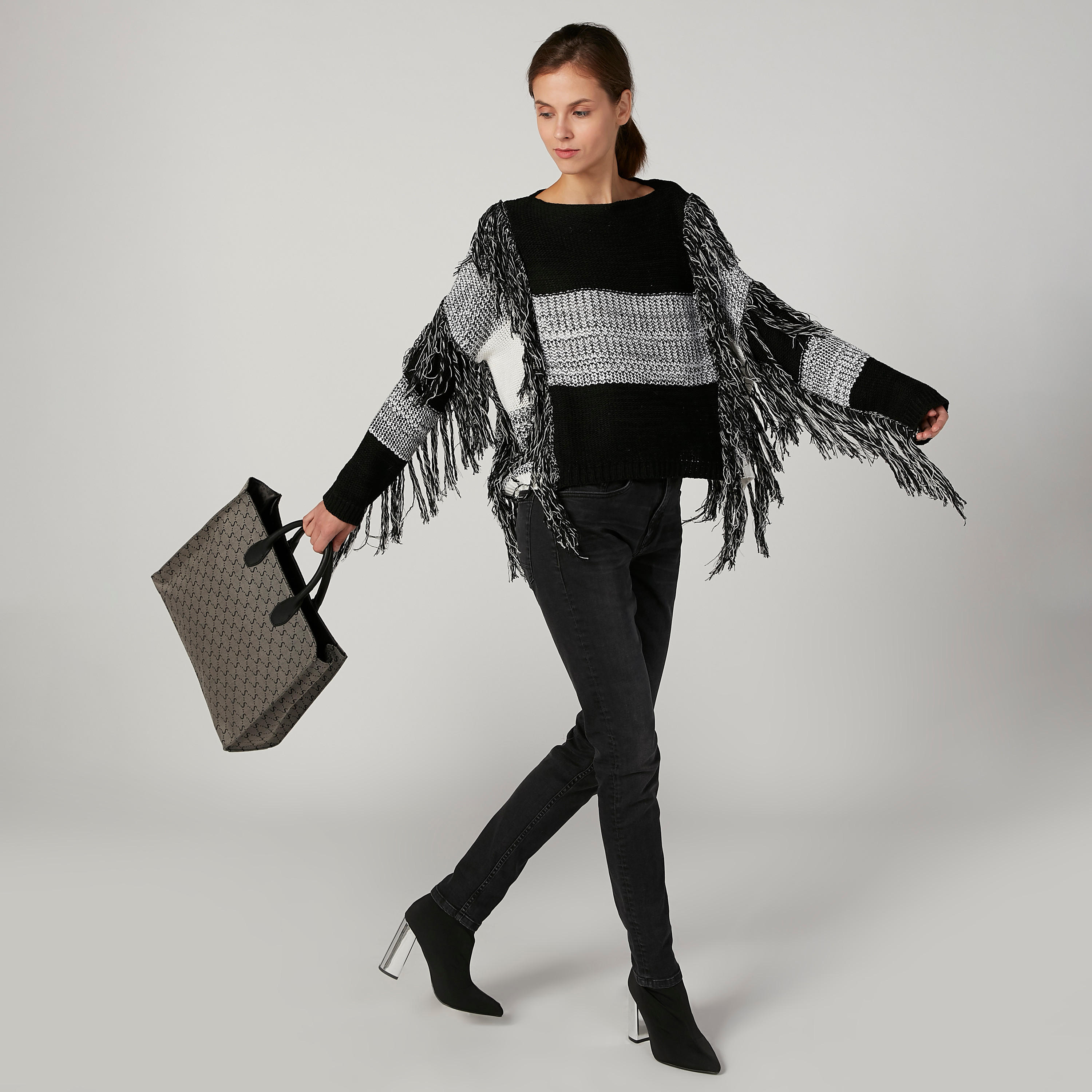 كنزة قفطان بارزة الملمس بقصّة واسعة وأكمام طويلة وشراشيب-women-clothing-cardigansandjumpers-jumpers-image-2