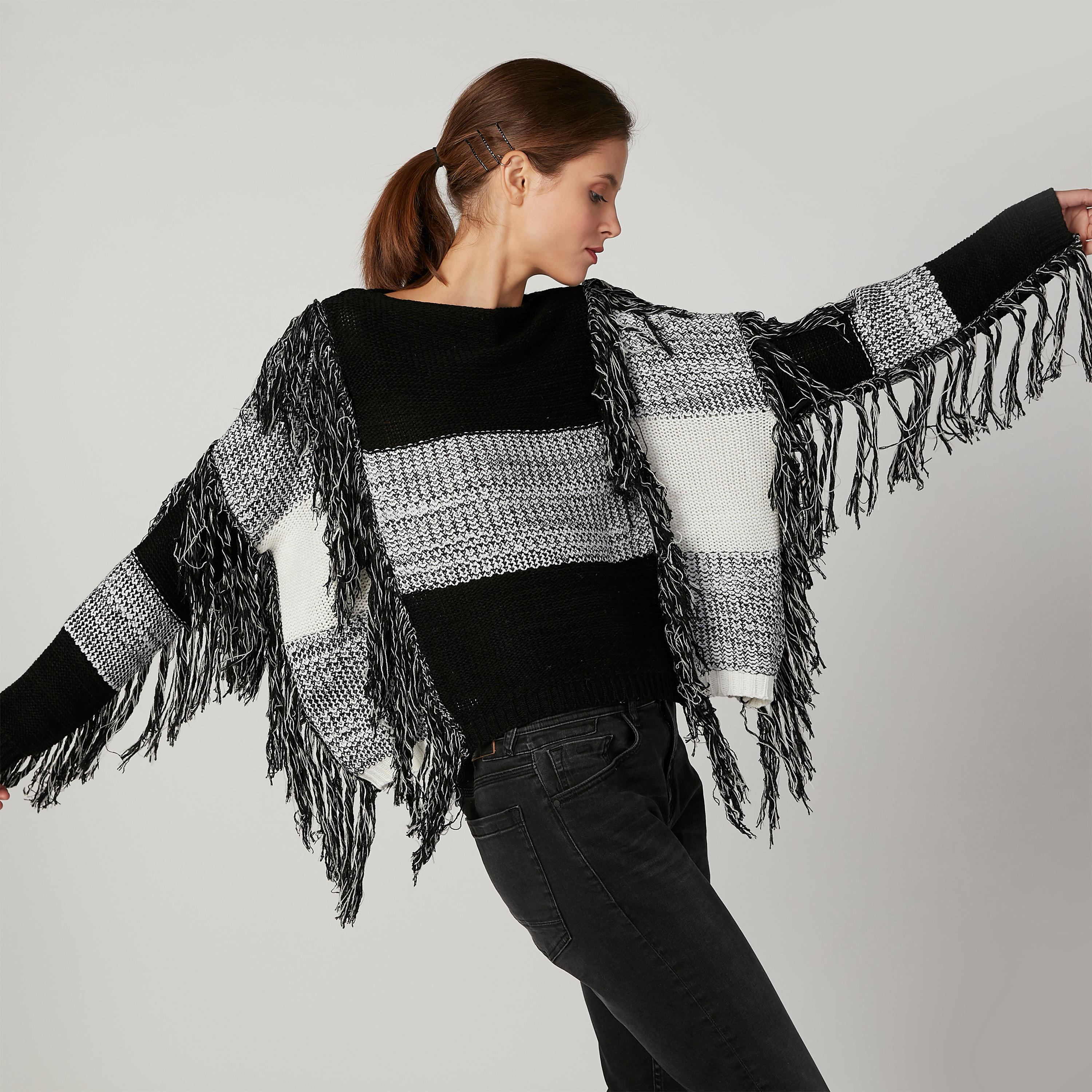 كنزة قفطان بارزة الملمس بقصّة واسعة وأكمام طويلة وشراشيب-women-clothing-cardigansandjumpers-jumpers-image-5
