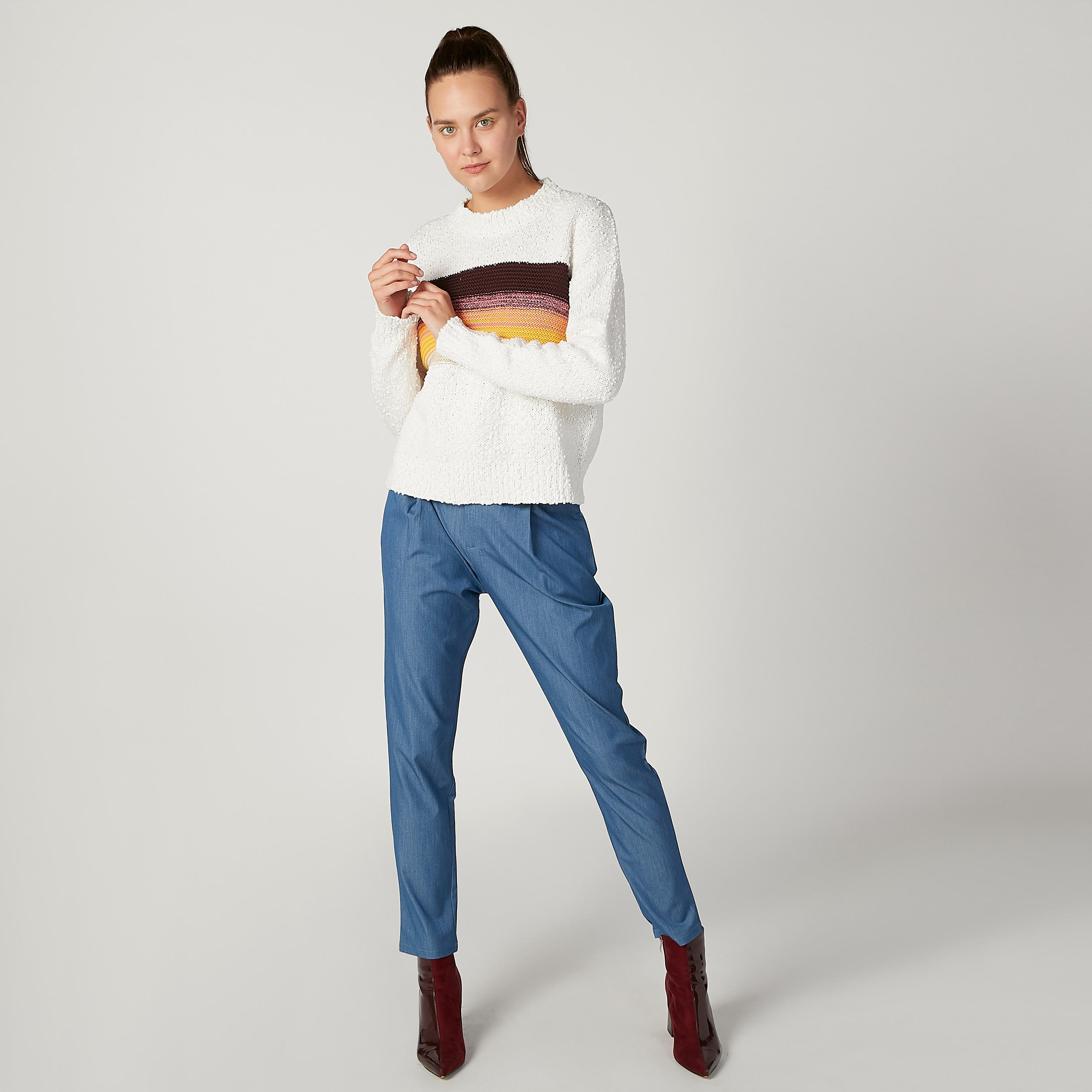 كنزة بارزة الملمس بأكمام طويلة وتفاصيل مقلمة-women-clothing-cardigansandjumpers-jumpers-image-2