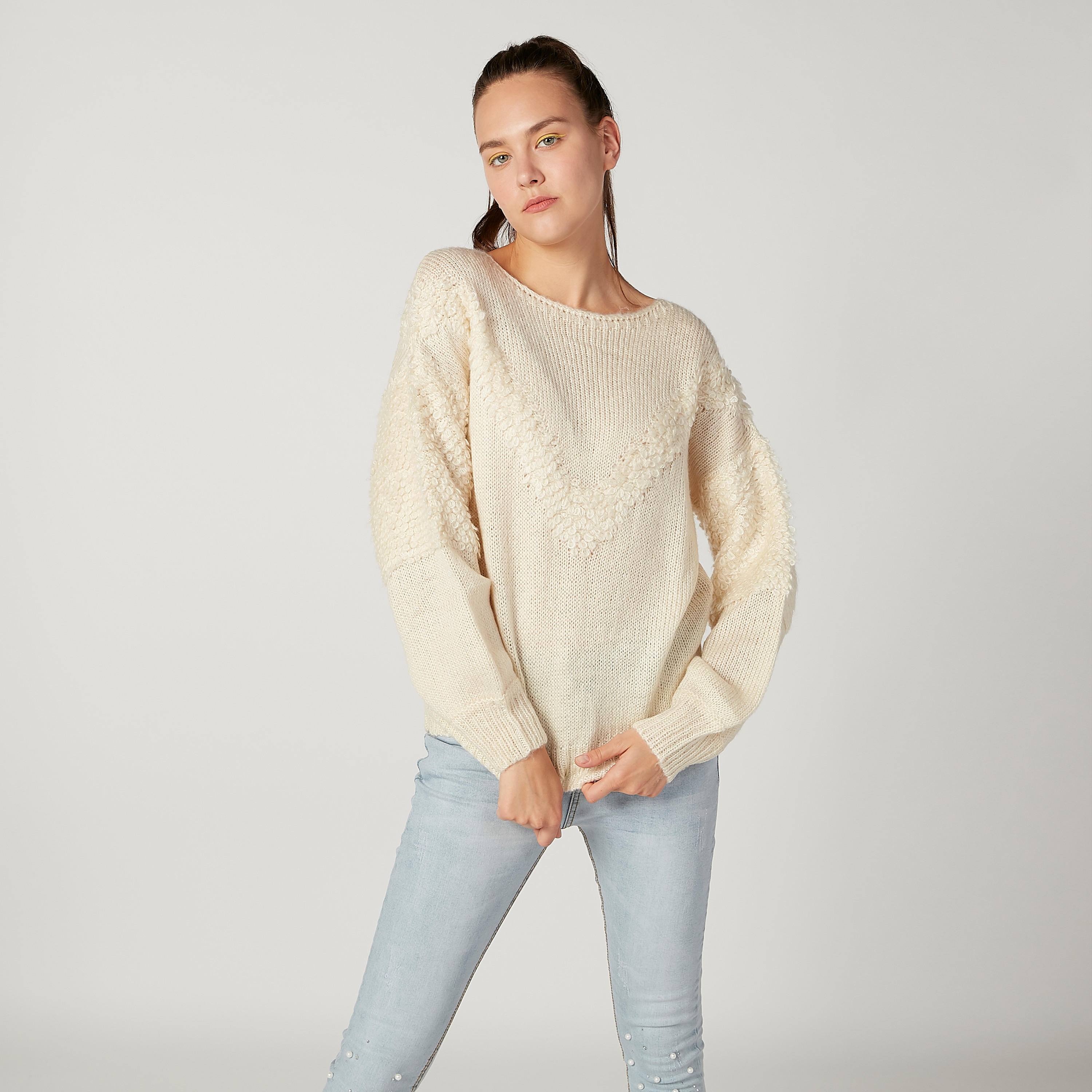 كنزة بارزة الملمس بياقة مستديرة وأكمام طويلة-women-clothing-cardigansandjumpers-jumpers-image-1