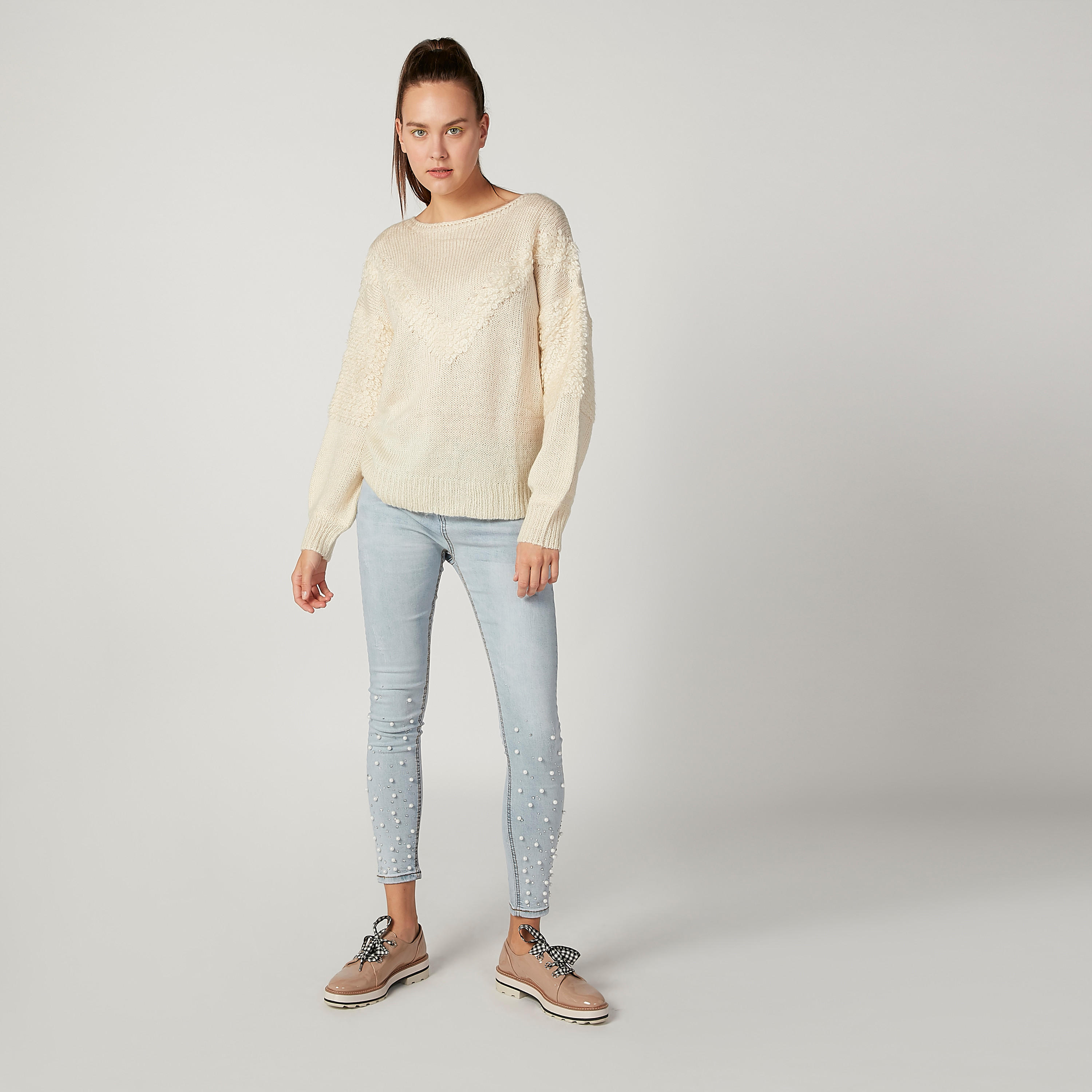 كنزة بارزة الملمس بياقة مستديرة وأكمام طويلة-women-clothing-cardigansandjumpers-jumpers-image-2