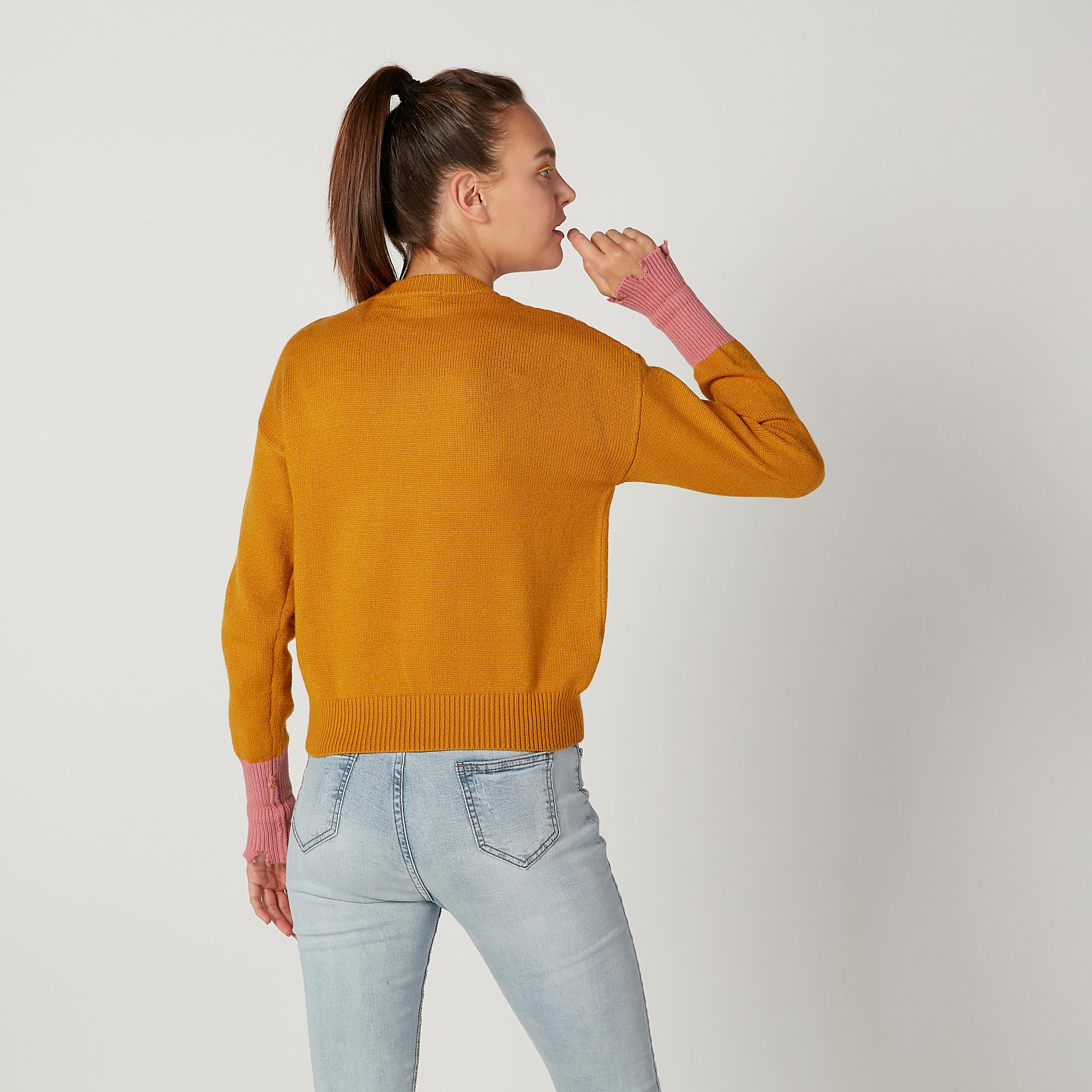 Textured Sweater with Round Neck and Long Sleeves-women-clothing-cardigansandjumpers-jumpers-image-4