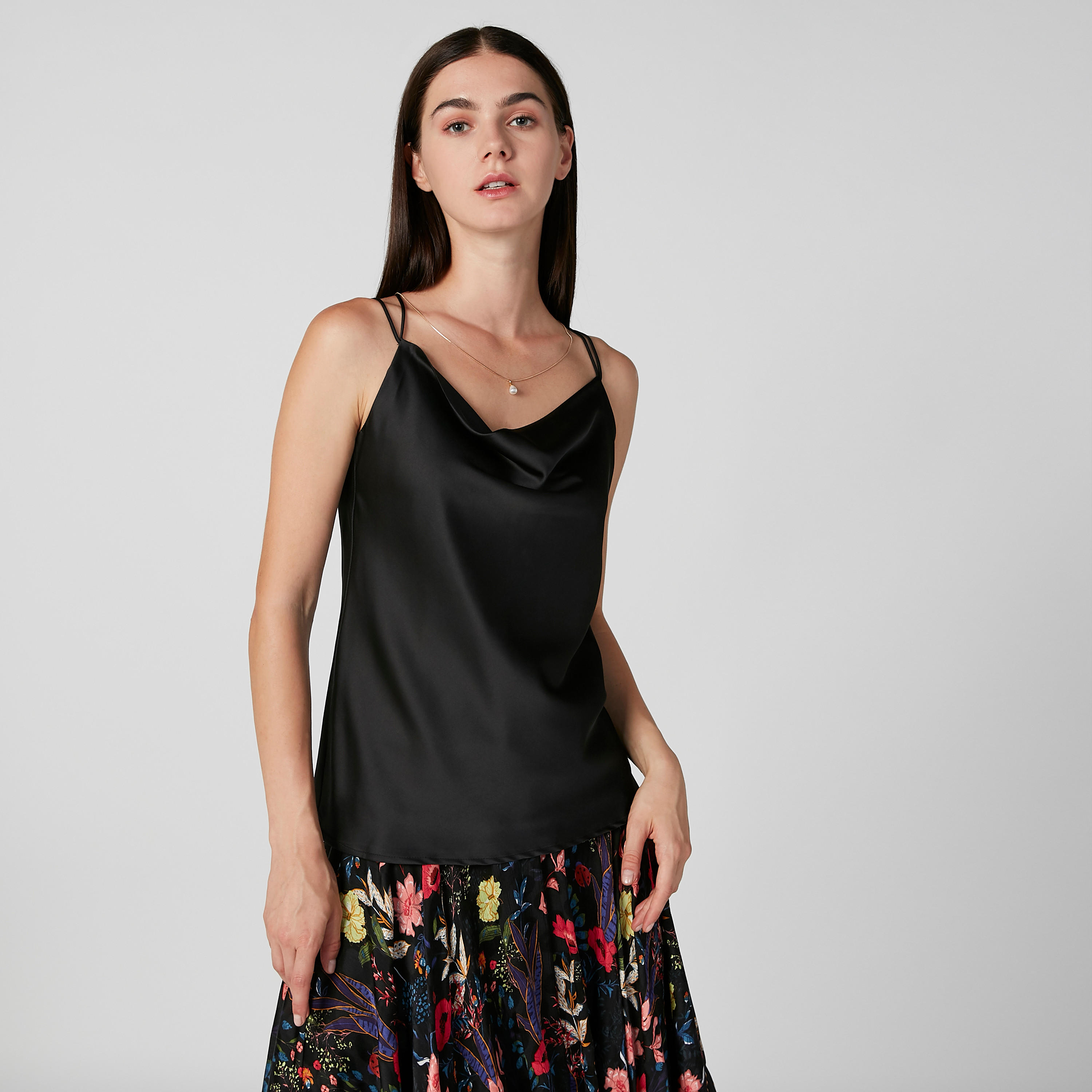 بلوزة كامي سادة بياقة منسدلة-women-clothing-tshirts-image-3