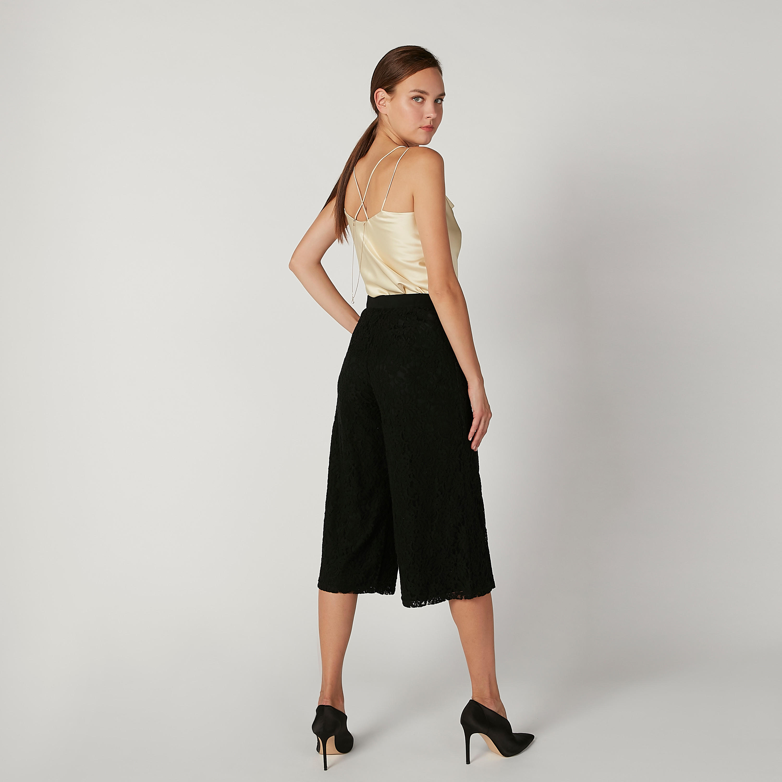 بلوزة سادة دون أكمام بياقة منسدلة-women-clothing-shirtsandblouses-blouses-image-3