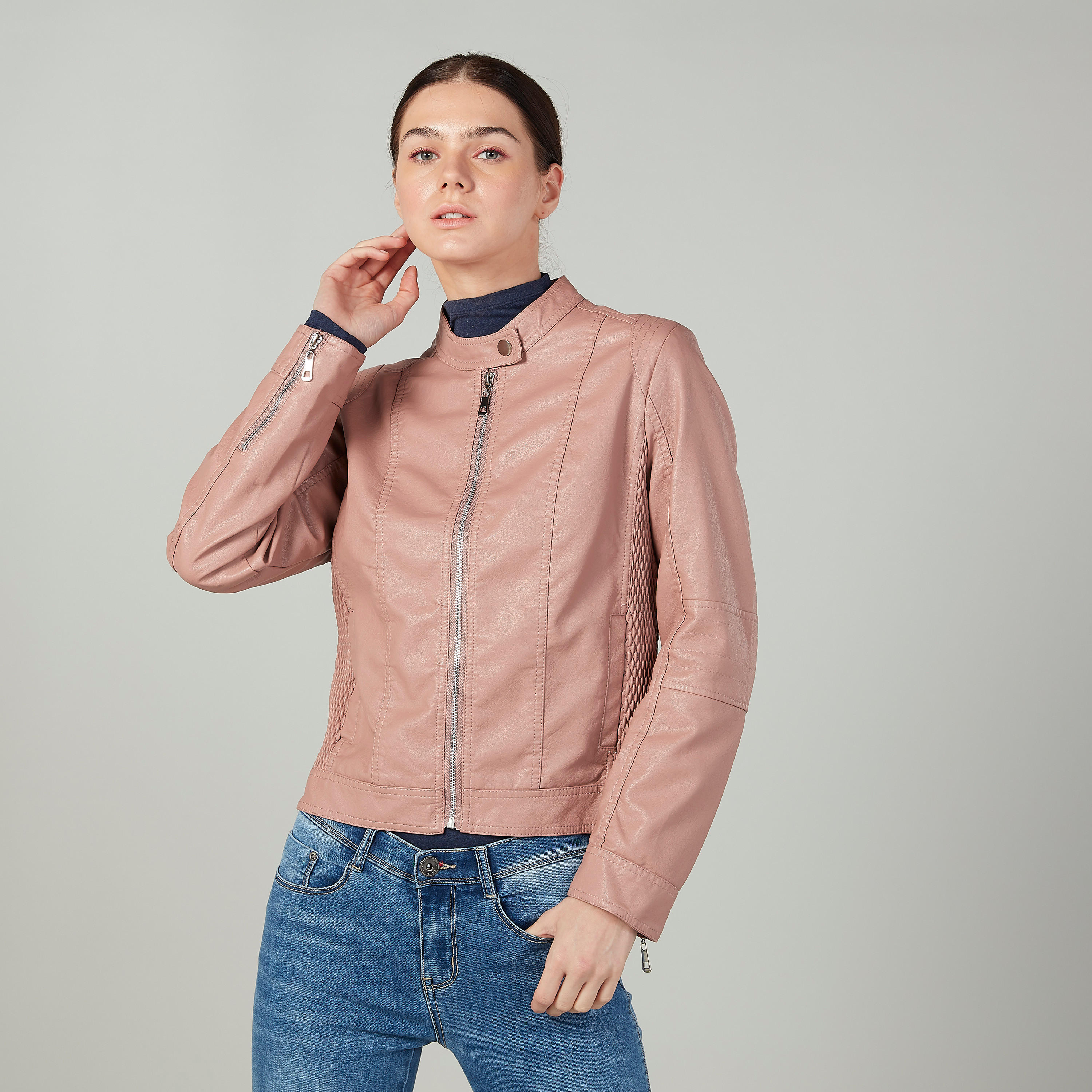 جاكيت بايكر بارز الملمس بأكمام طويلة وتفاصيل جيوب-women-winterwear-coatsandjackets-jackets-image-1