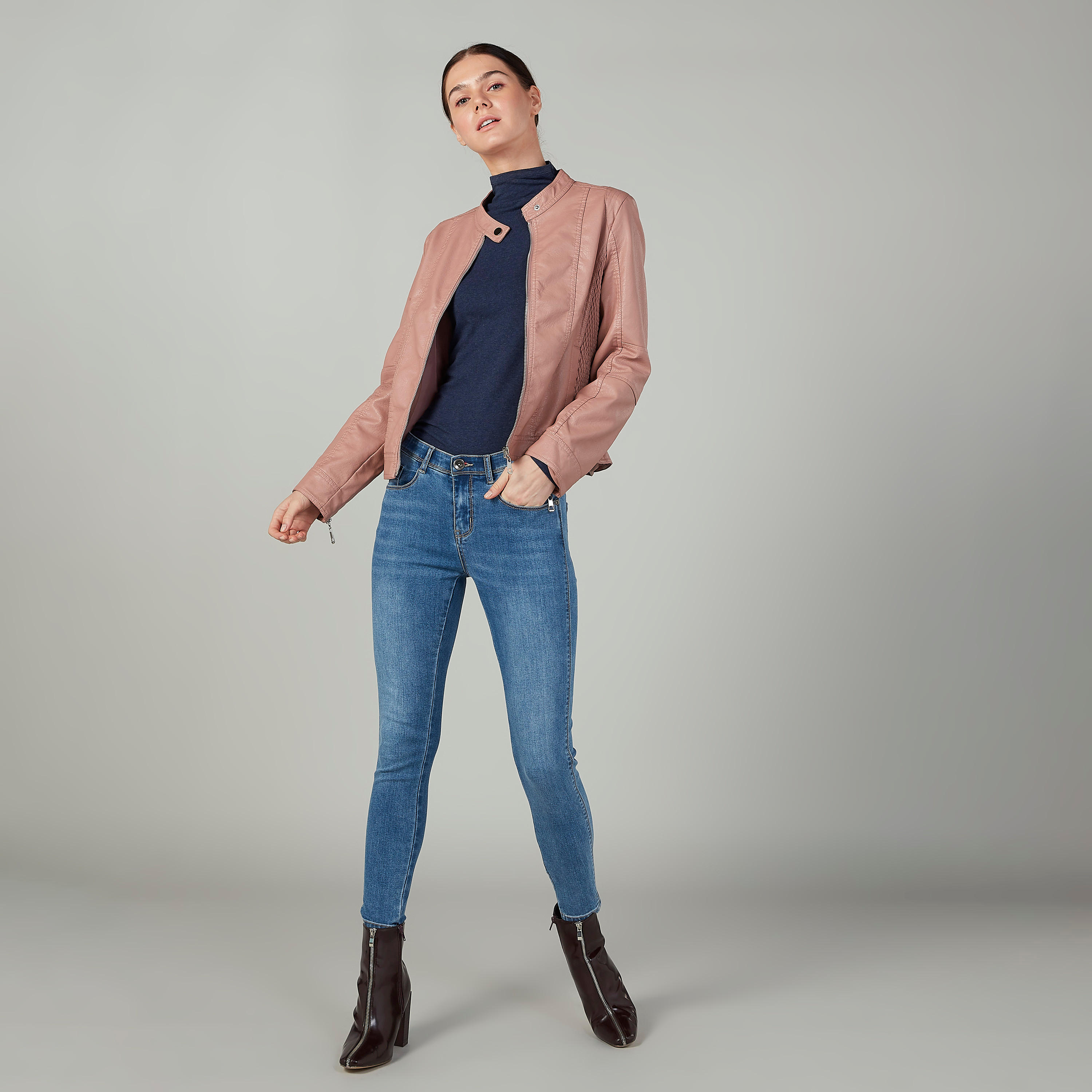 جاكيت بايكر بارز الملمس بأكمام طويلة وتفاصيل جيوب-women-winterwear-coatsandjackets-jackets-image-2