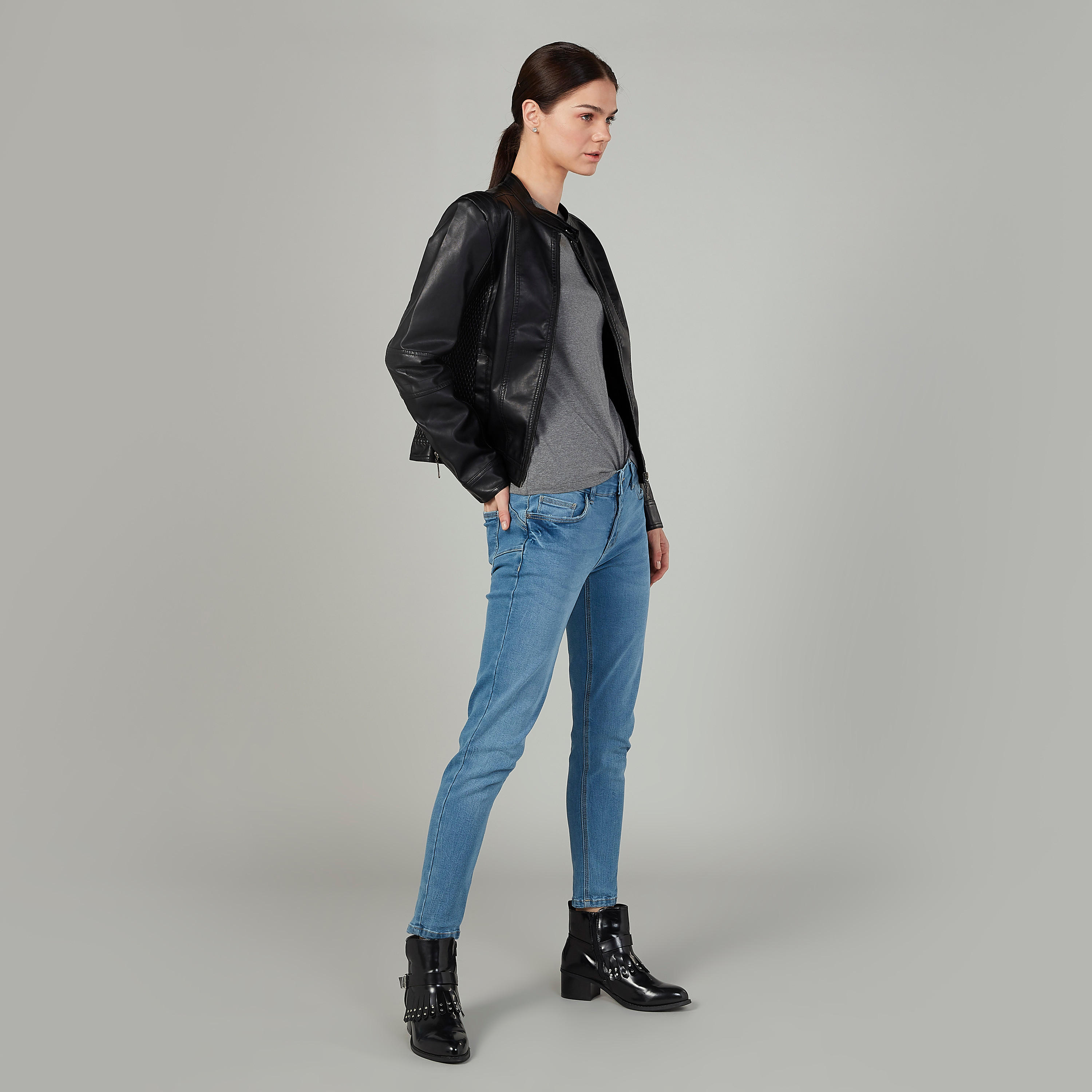 جاكيت بايكر بارز الملمس بأكمام طويلة وتفاصيل جيوب-women-winterwear-coatsandjackets-jackets-image-2