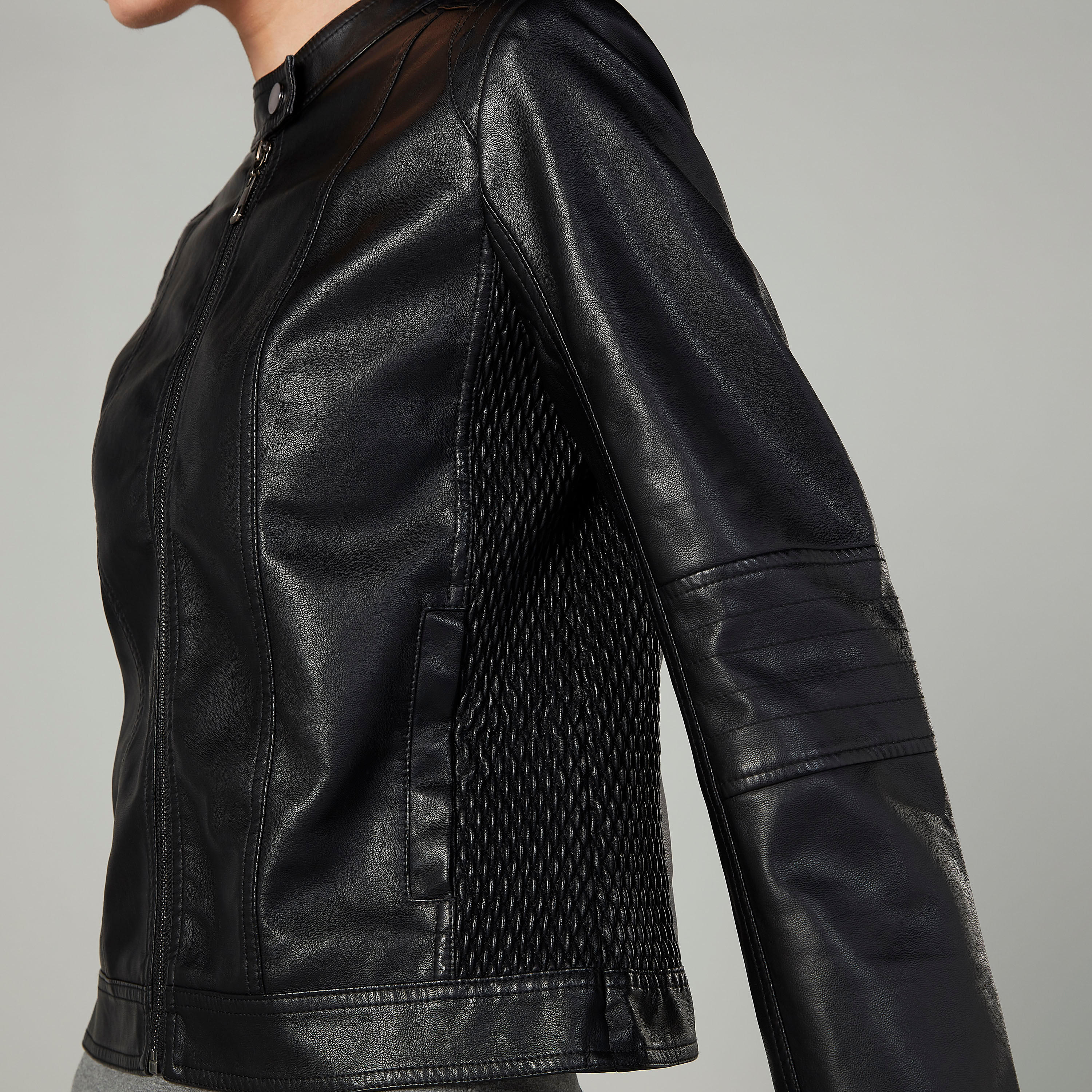 جاكيت بايكر بارز الملمس بأكمام طويلة وتفاصيل جيوب-women-winterwear-coatsandjackets-jackets-image-3