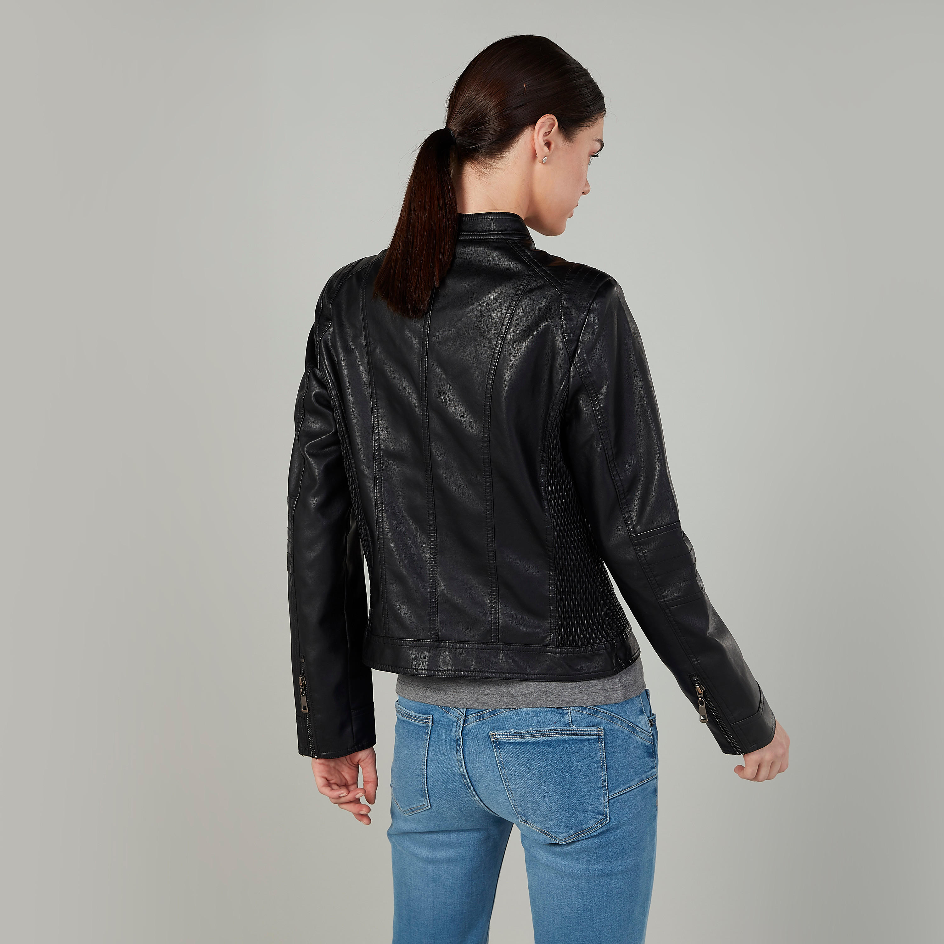 جاكيت بايكر بارز الملمس بأكمام طويلة وتفاصيل جيوب-women-winterwear-coatsandjackets-jackets-image-4
