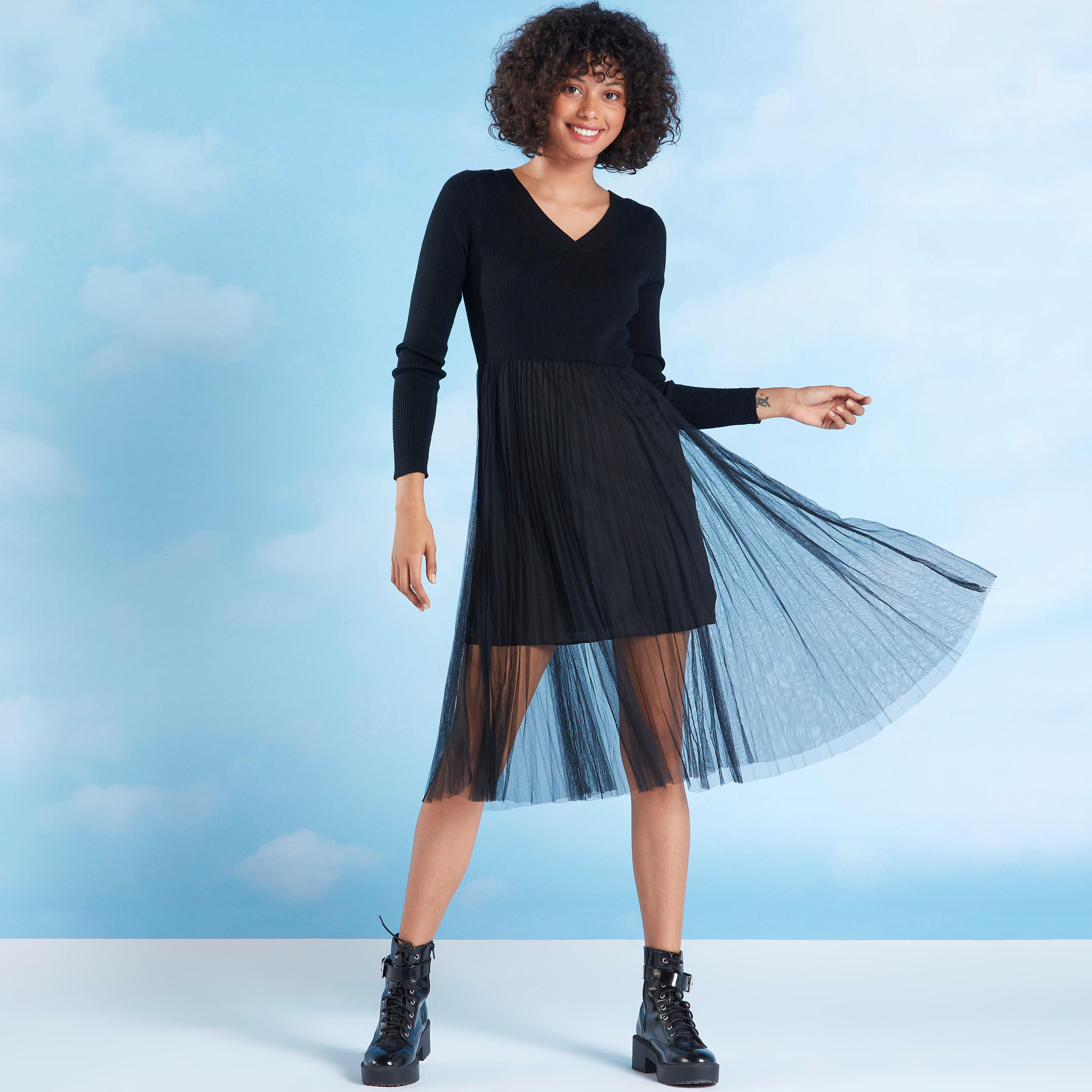 فستان متوسط الطول بارز الملمس بأكمام طويلة وياقة V-women-clothing-dresses-image-1