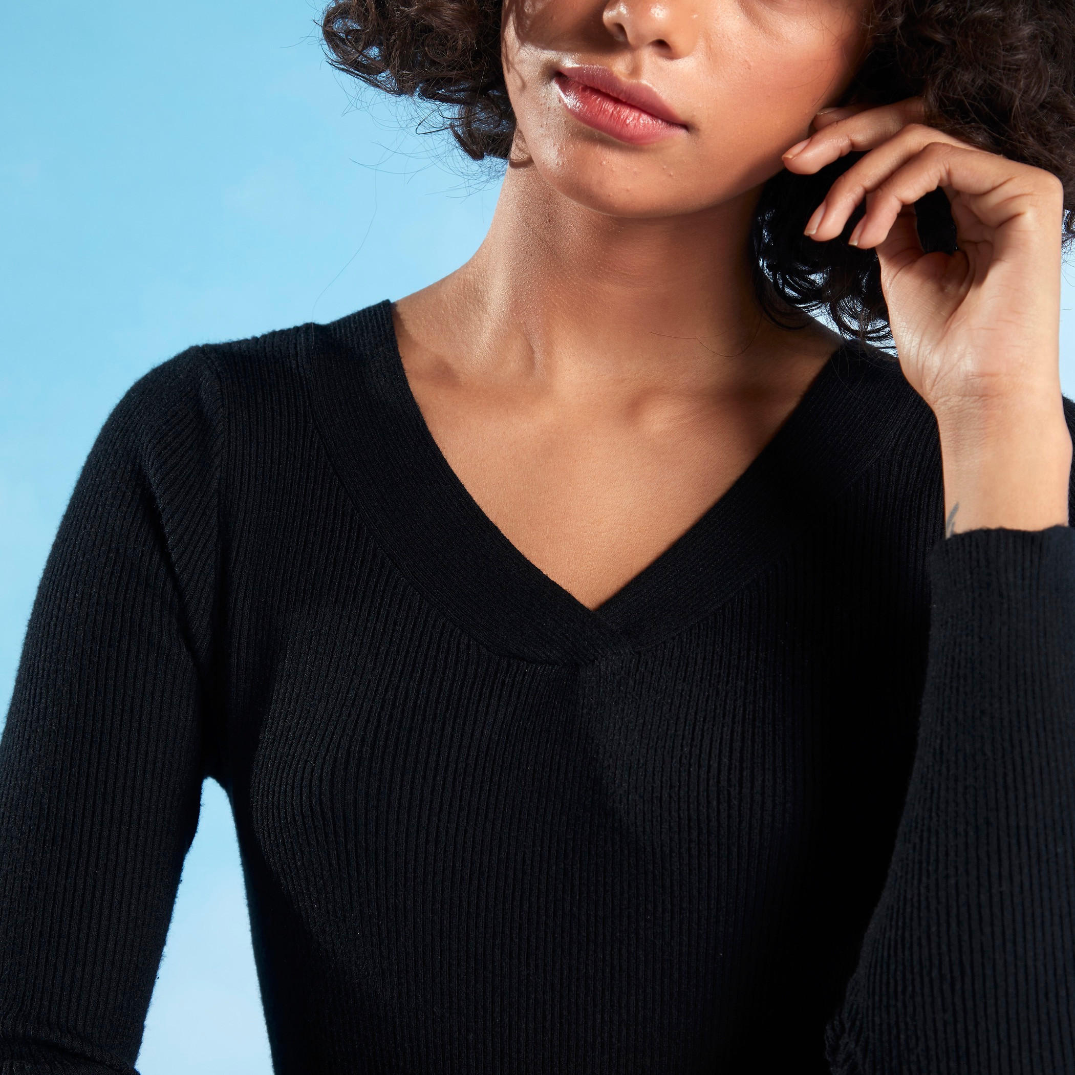 فستان متوسط الطول بارز الملمس بأكمام طويلة وياقة V-women-clothing-dresses-image-3