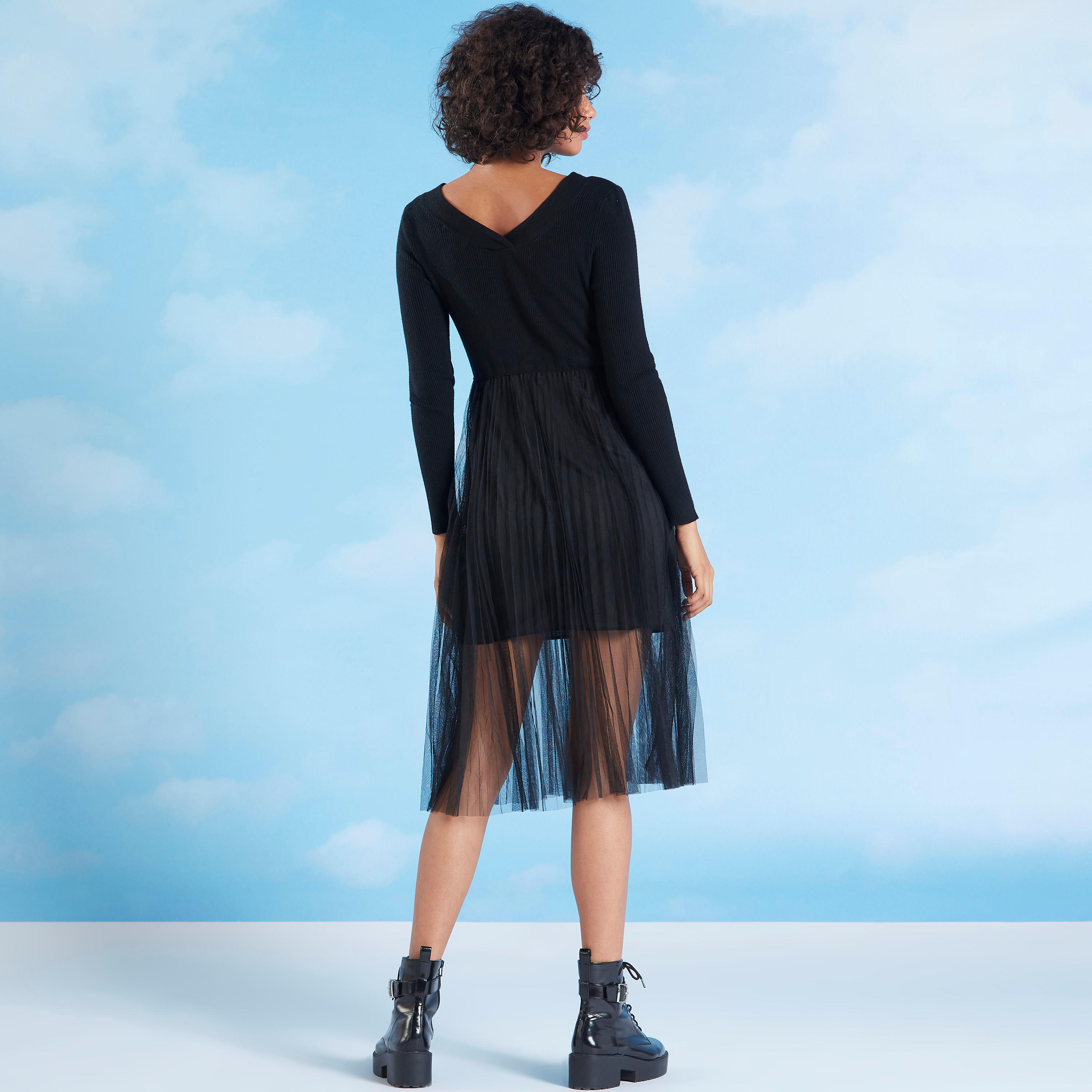 فستان متوسط الطول بارز الملمس بأكمام طويلة وياقة V-women-clothing-dresses-image-6