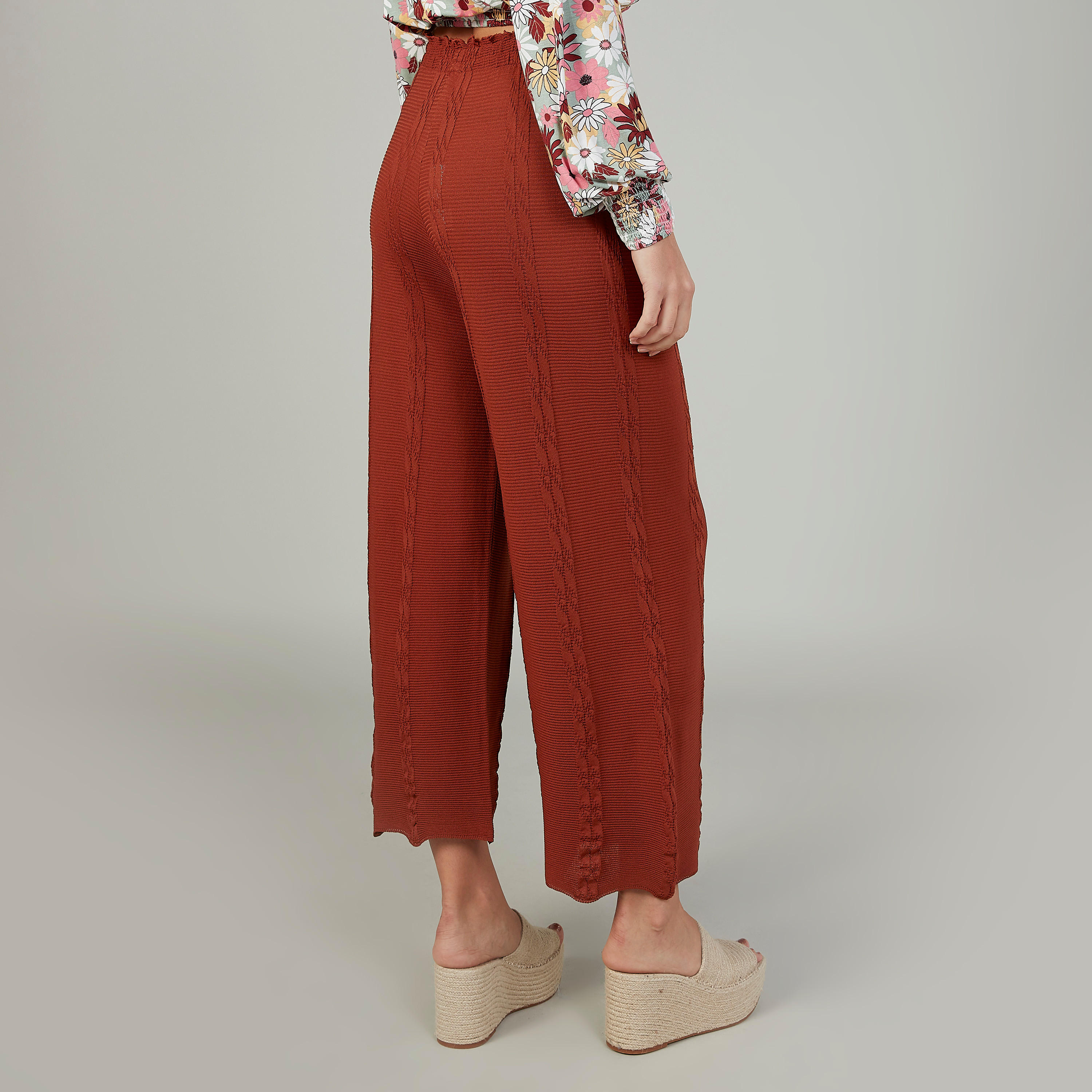 بنطلون قصير سادة بقصّة واسعة وخصر مطّاطي مرن وأربطة-women-clothing-bottoms-trousers-image-4