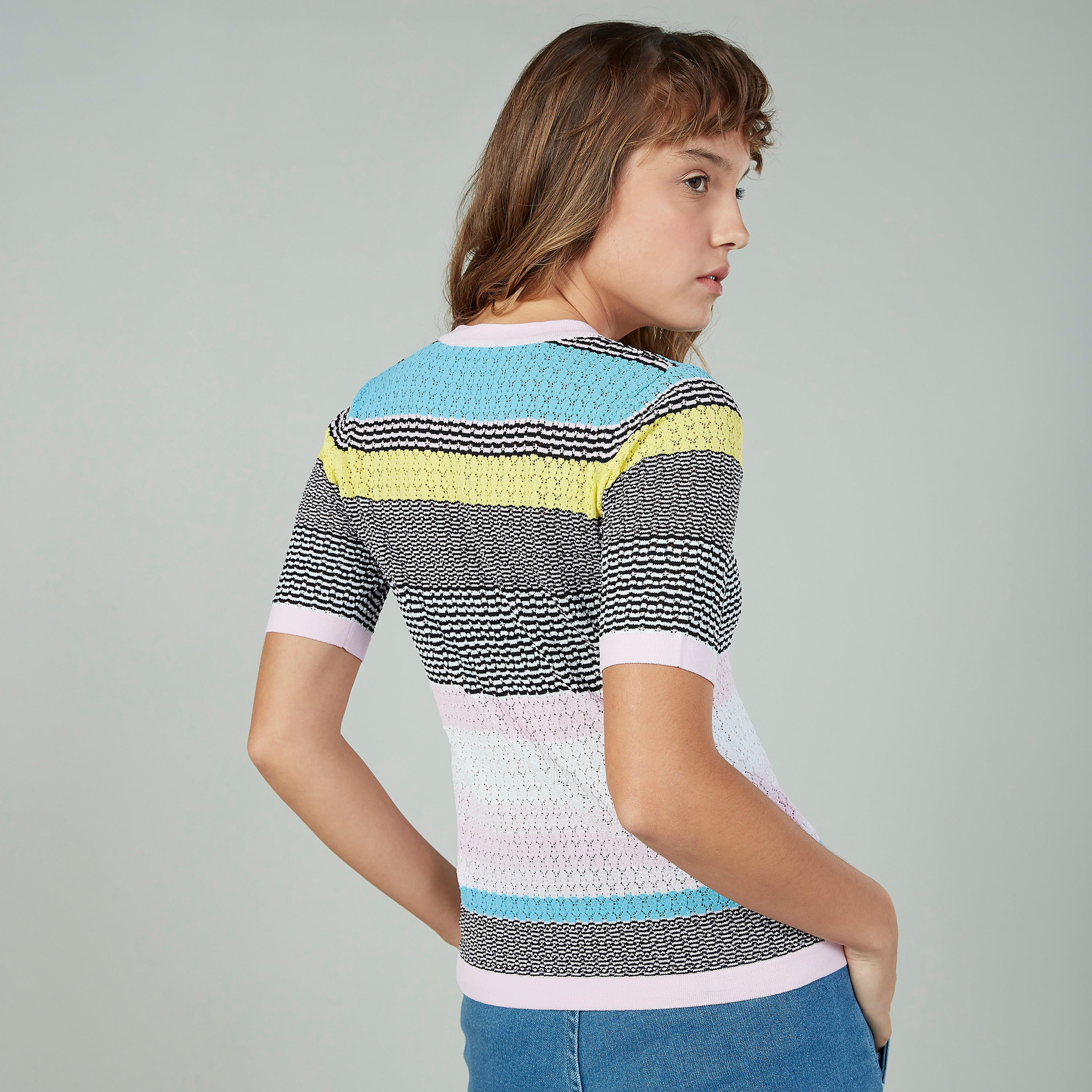 تيشيرت مقلّم بياقة ضيّقة وأكمام قصيرة-women-clothing-tshirts-image-1