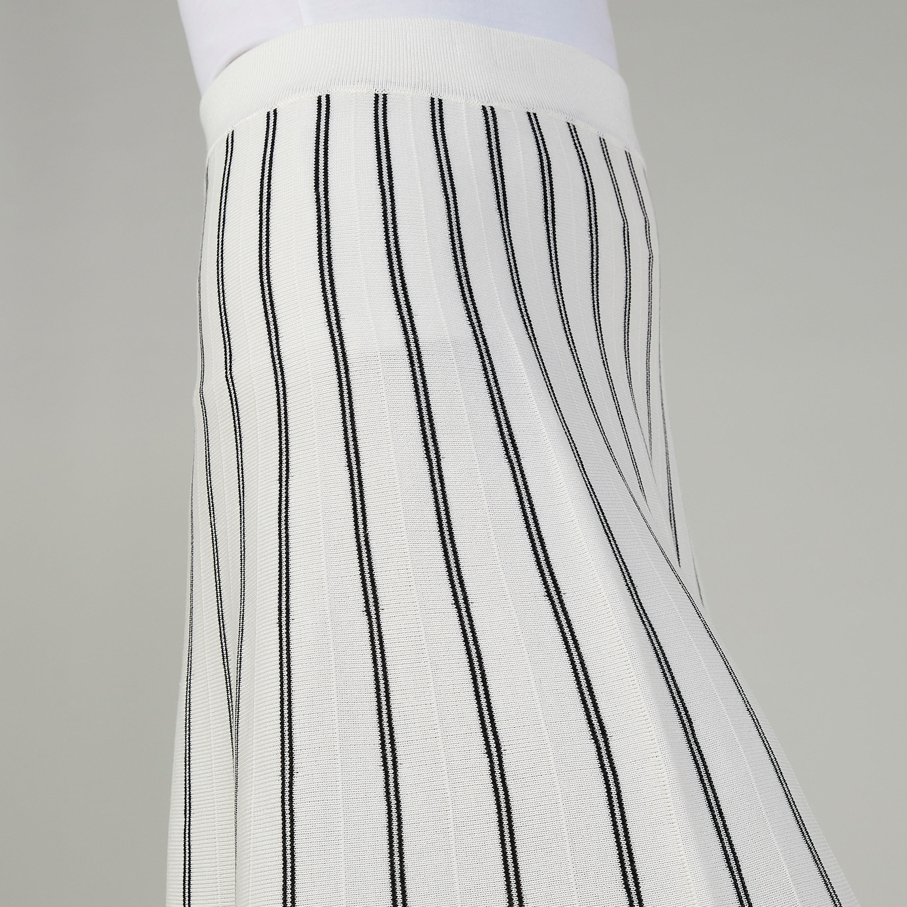 تنورة مقلّمة إيه لاين متوسطة الطول بخصر مطّاطي-women-clothing-bottoms-skirts-image-3