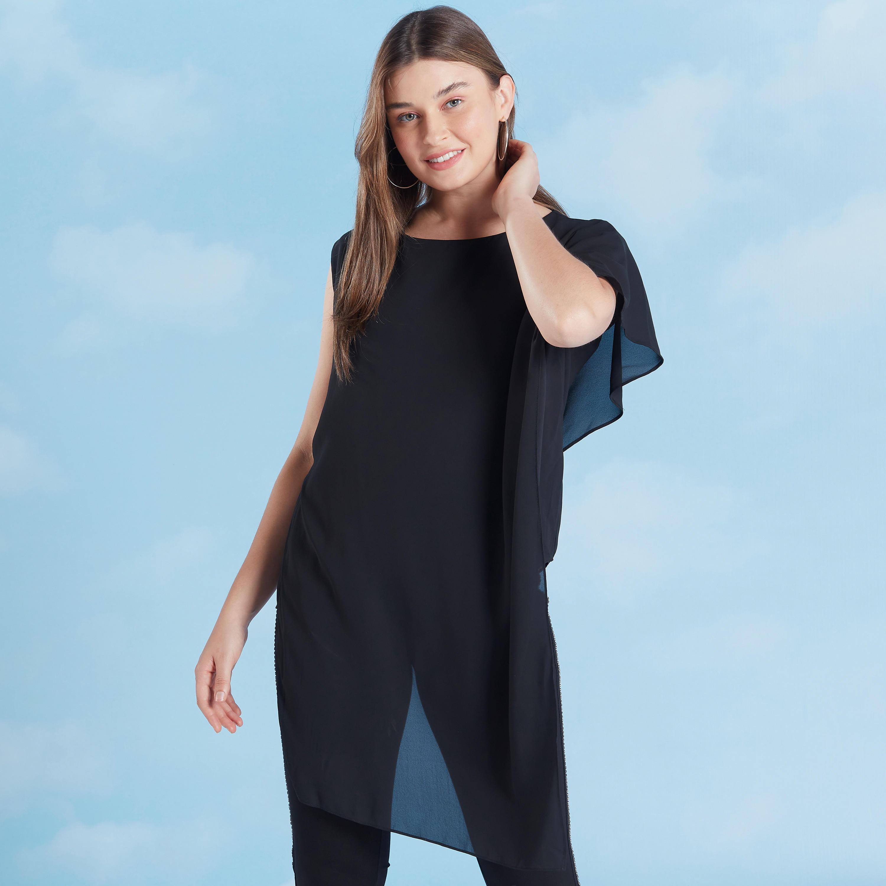 بلوزة سادّة بياقة قارب وتفاصيل كشكش-women-clothing-shirtsandblouses-blouses-image-1
