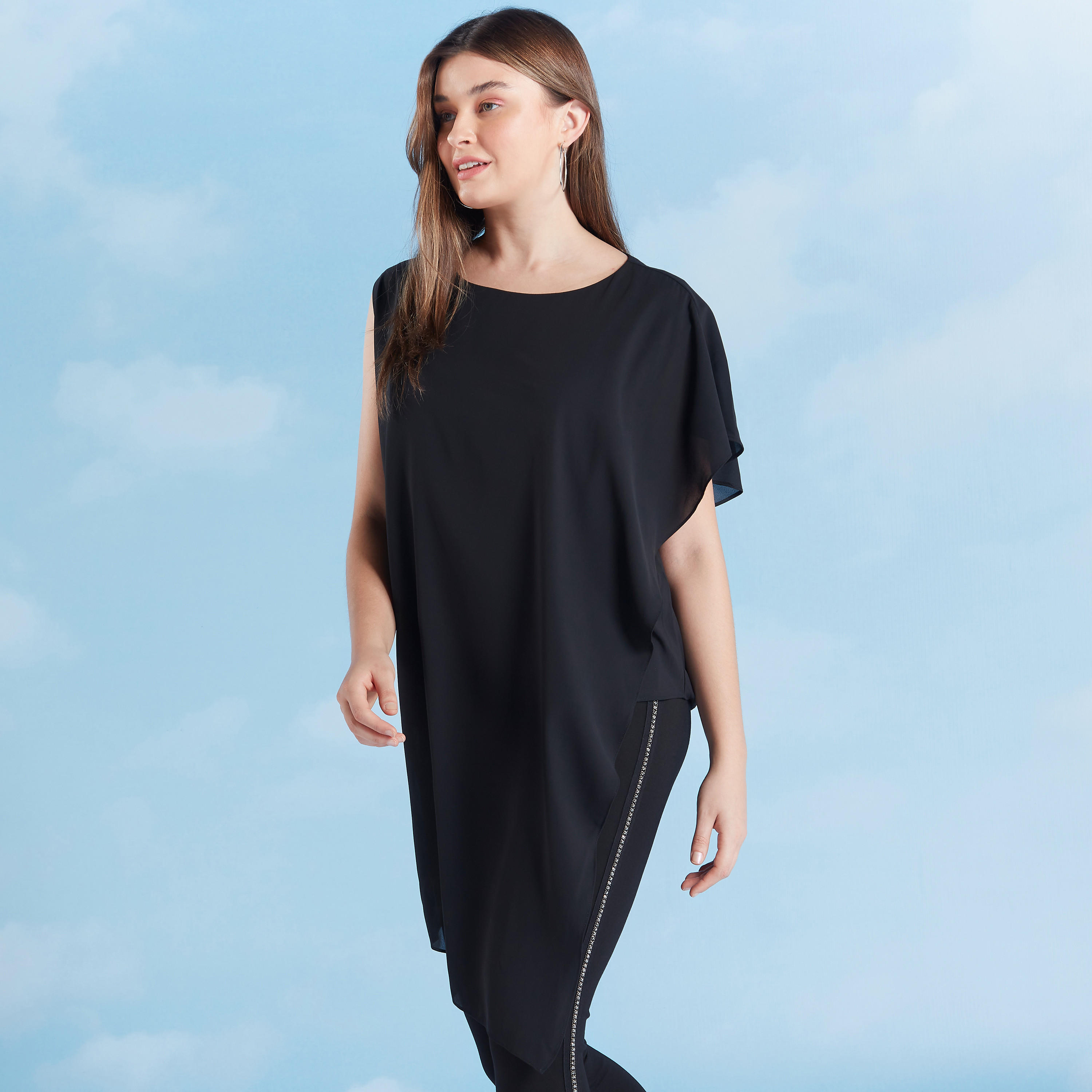بلوزة سادّة بياقة قارب وتفاصيل كشكش-women-clothing-shirtsandblouses-blouses-image-3