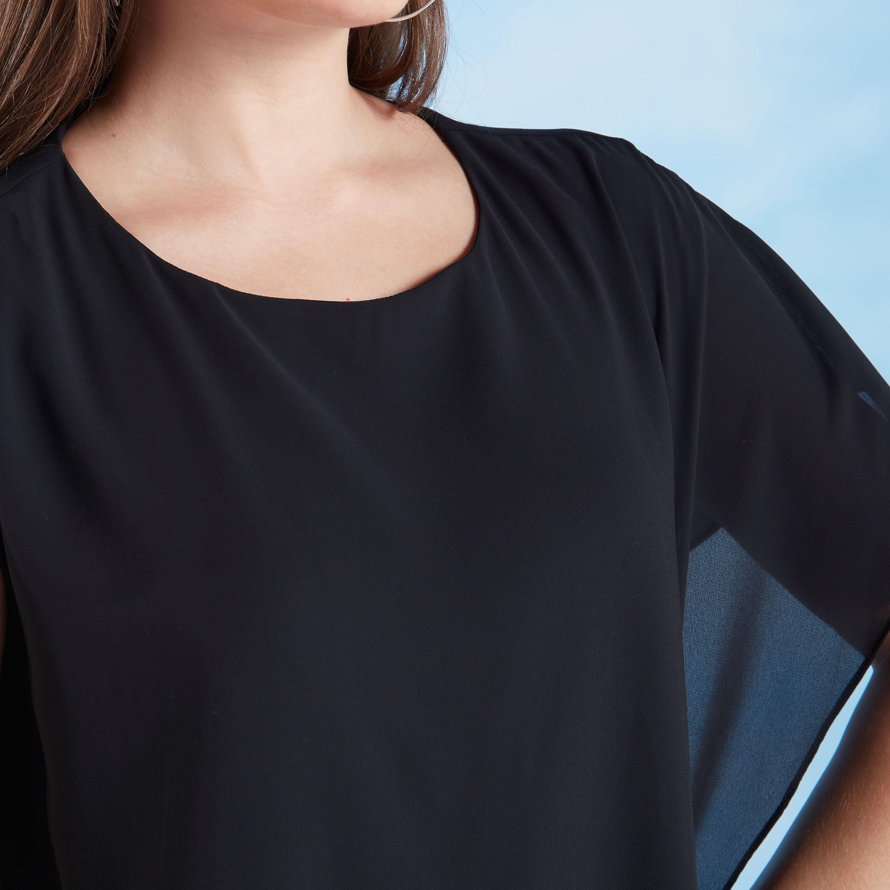 بلوزة سادّة بياقة قارب وتفاصيل كشكش-women-clothing-shirtsandblouses-blouses-image-4