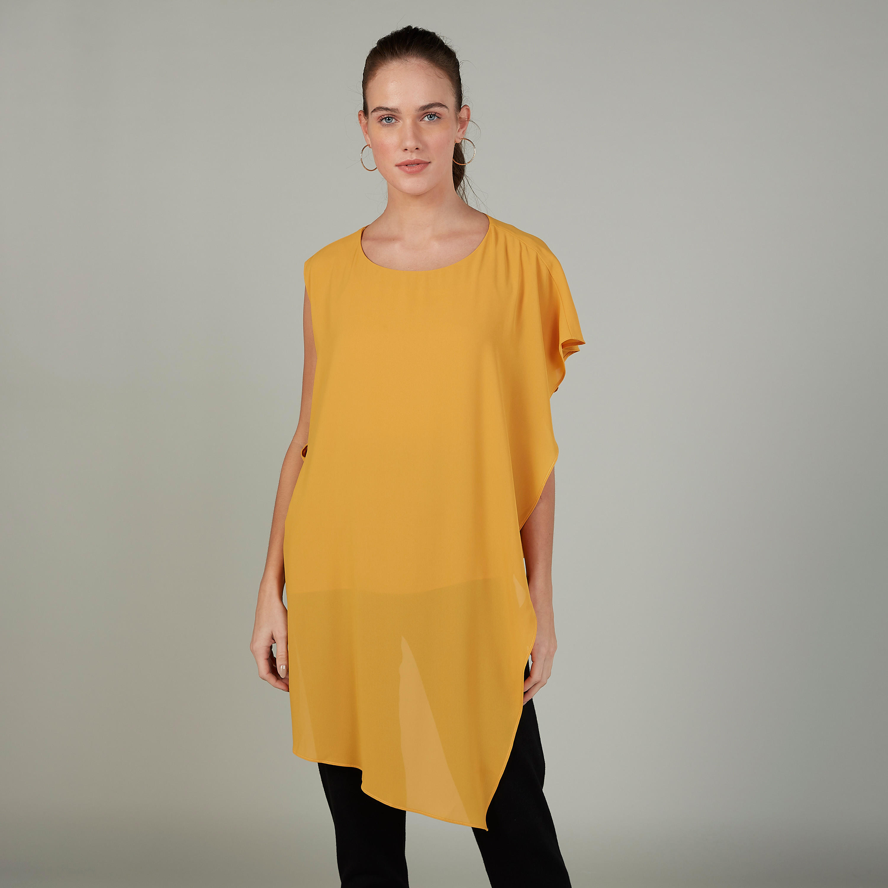 بلوزة سادّة بياقة قارب وتفاصيل كشكش-women-clothing-shirtsandblouses-blouses-image-1