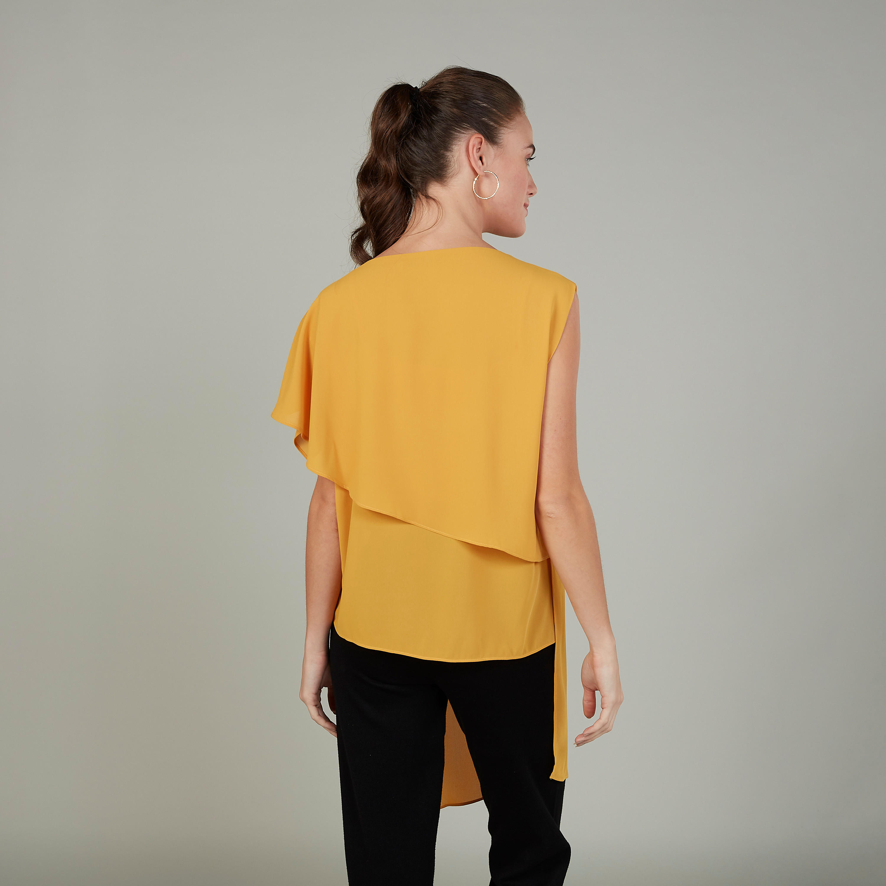 بلوزة سادّة بياقة قارب وتفاصيل كشكش-women-clothing-shirtsandblouses-blouses-image-4