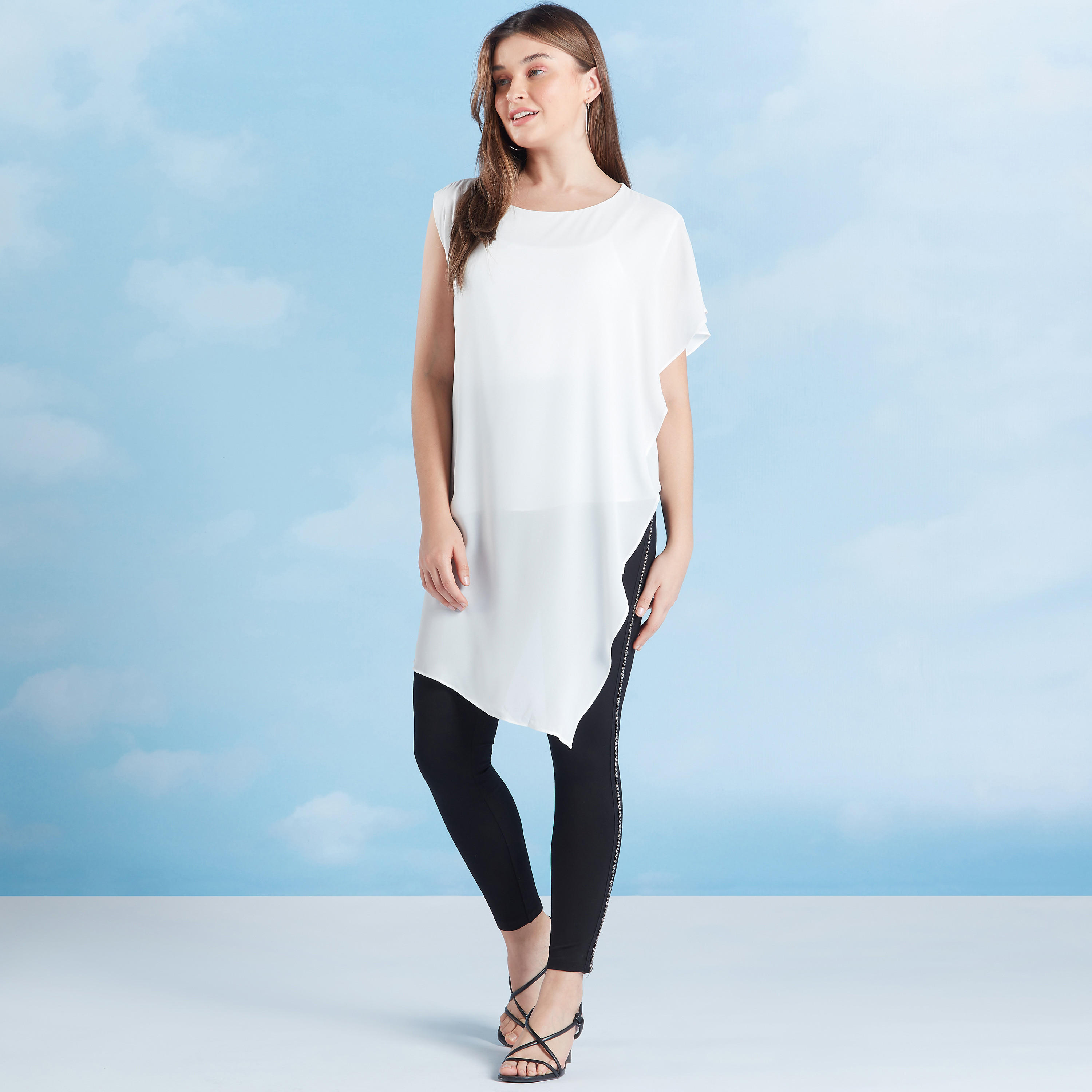 بلوزة سادّة بياقة قارب وتفاصيل كشكش-women-clothing-shirtsandblouses-blouses-image-2