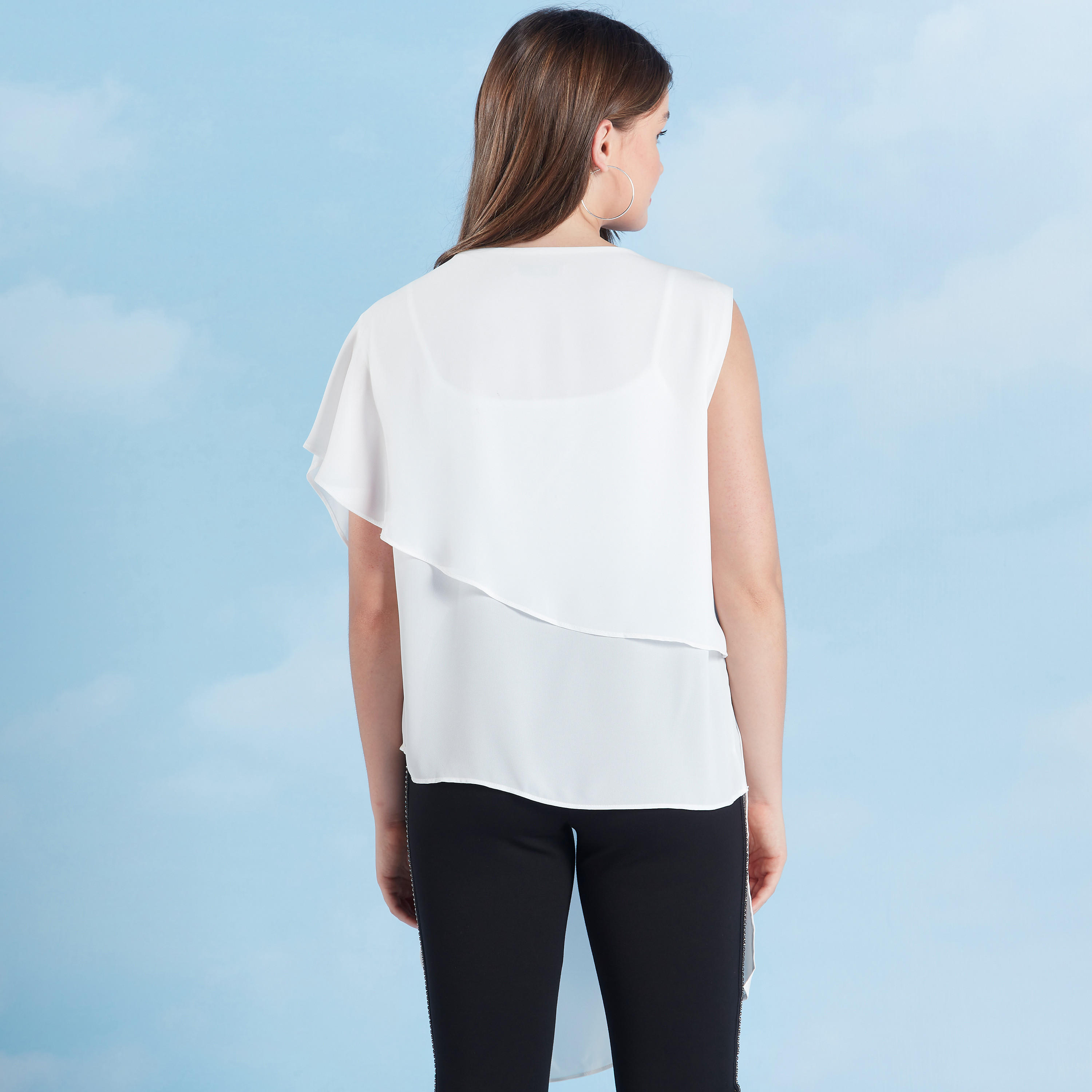 بلوزة سادّة بياقة قارب وتفاصيل كشكش-women-clothing-shirtsandblouses-blouses-image-6