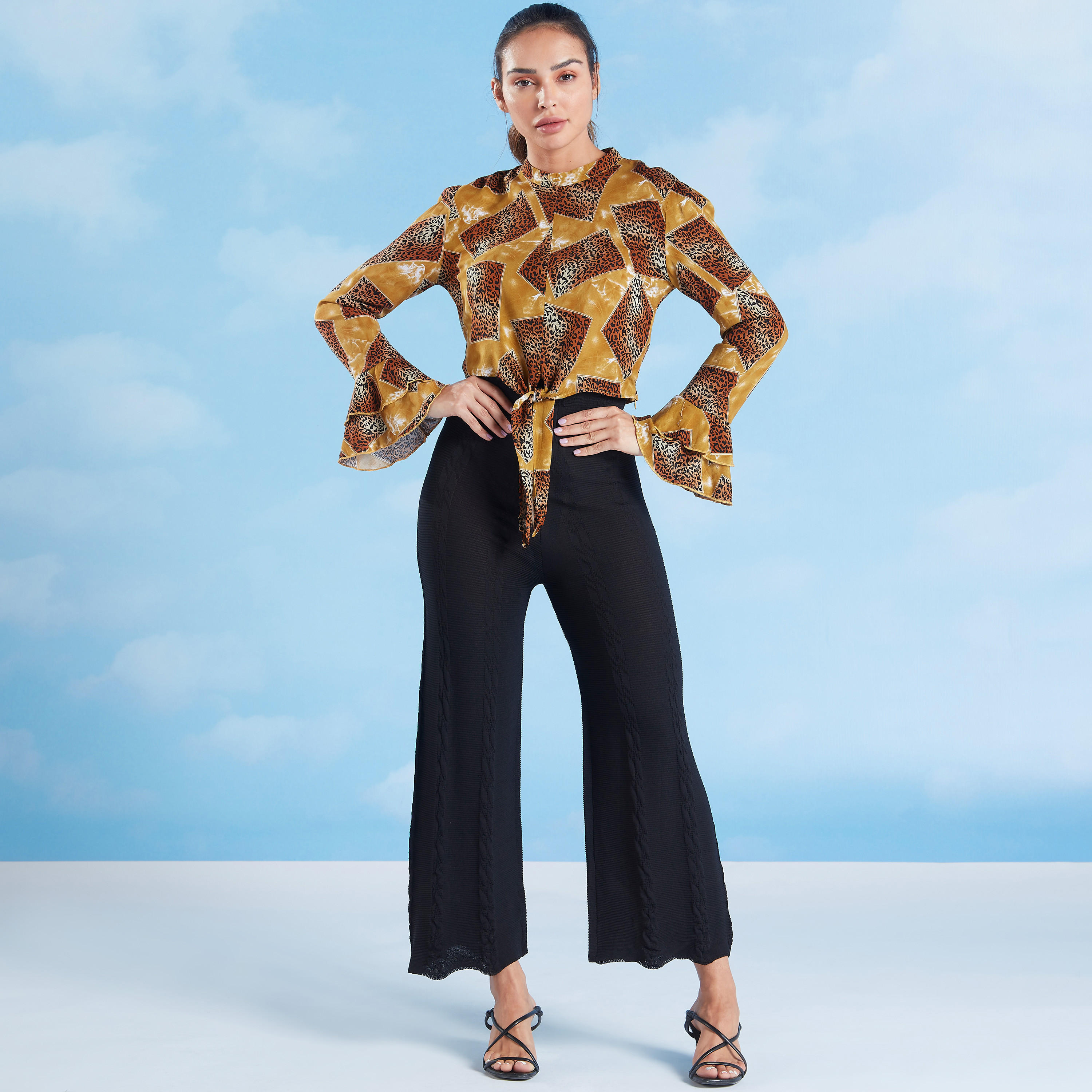 بلوزة قصيرة بياقة ضيّقة وأربطة وطبعات حيوانات-women-clothing-shirtsandblouses-blouses-image-2