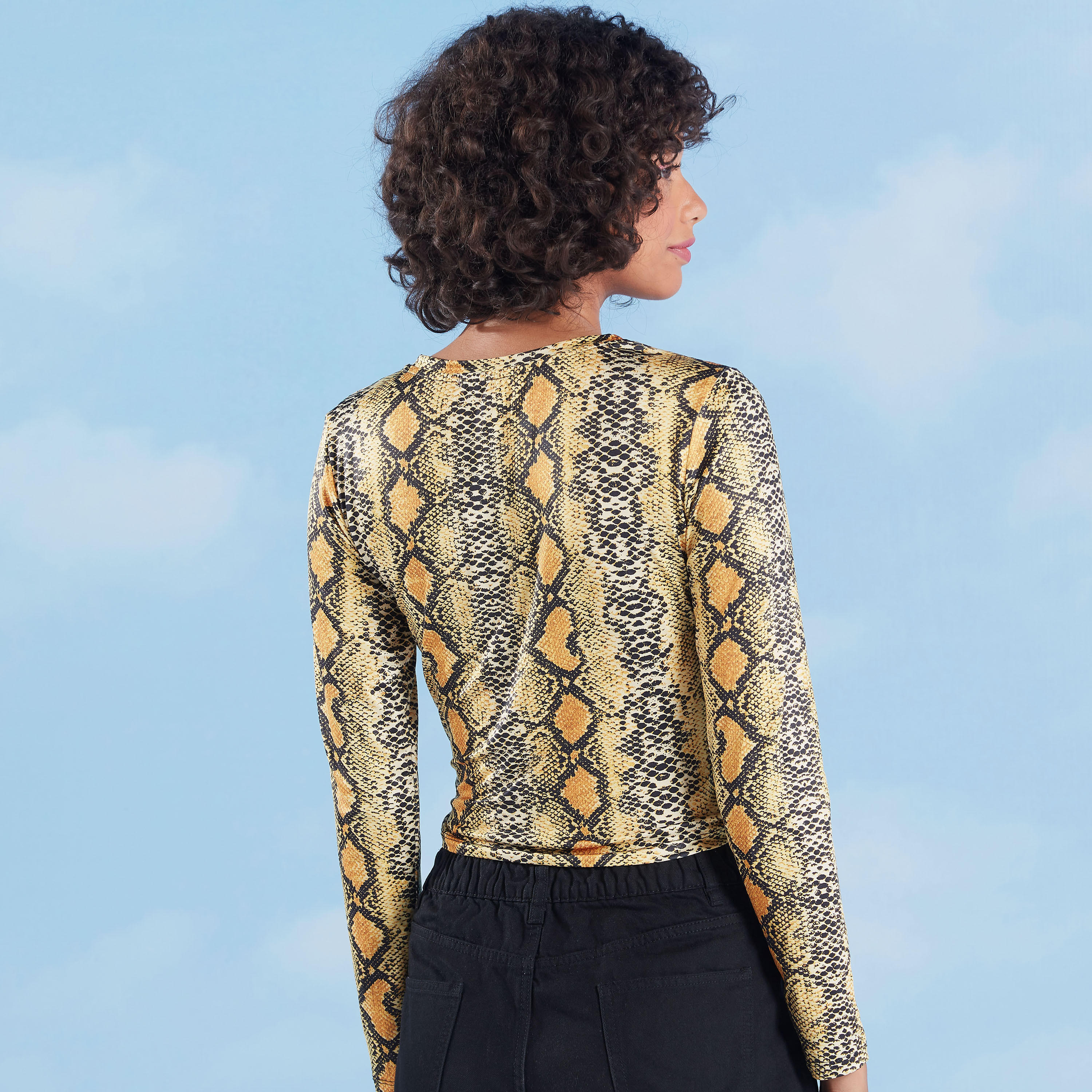 بلوزة قصيرة سليم قصير بياقة مستديرة وأكمام طويلة وطبعات حيوانات-women-clothing-shirtsandblouses-blouses-image-4