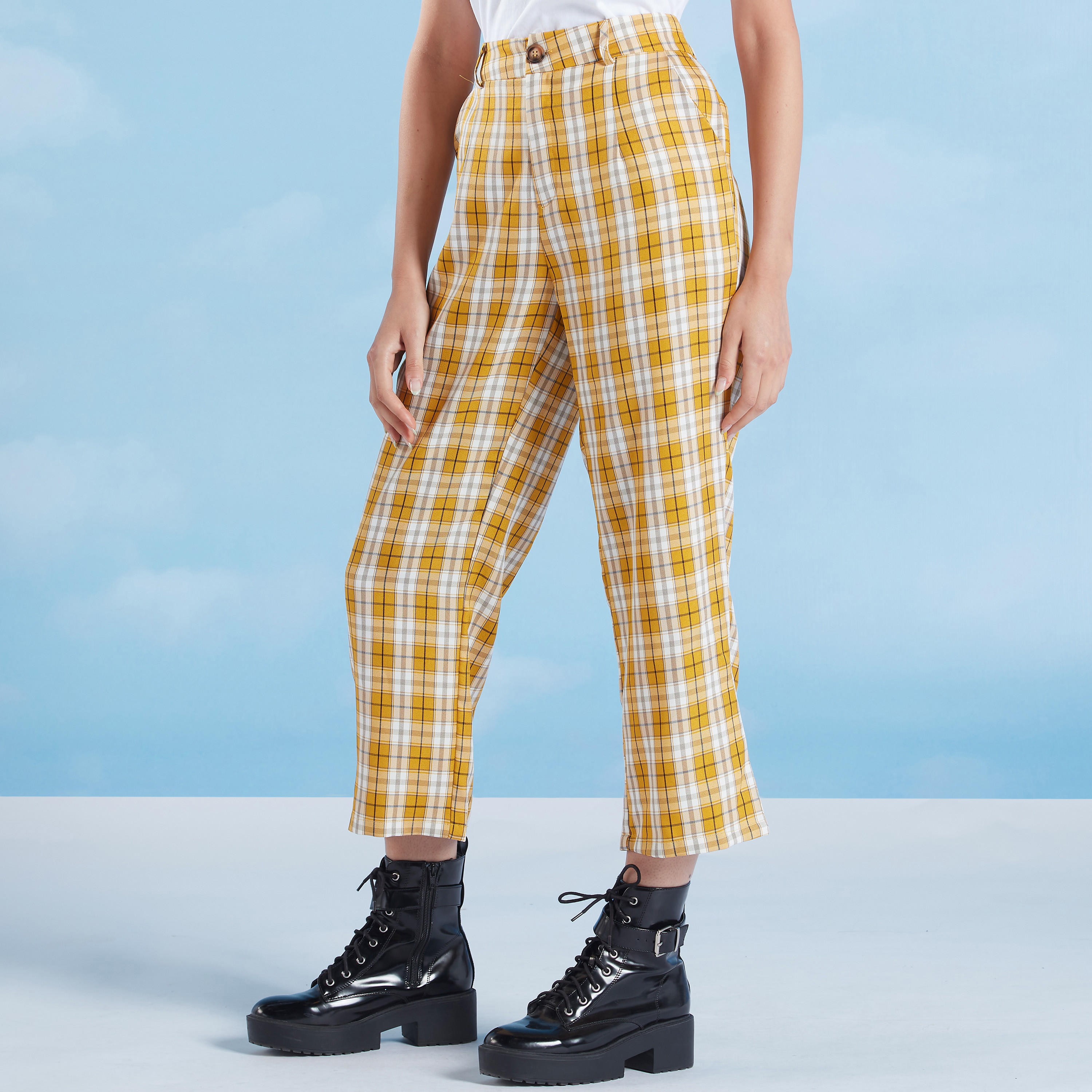 بنطلون قصير سليم كاروهات بخصر متوسط الارتفاع وجيوب-women-clothing-bottoms-trousers-image-1