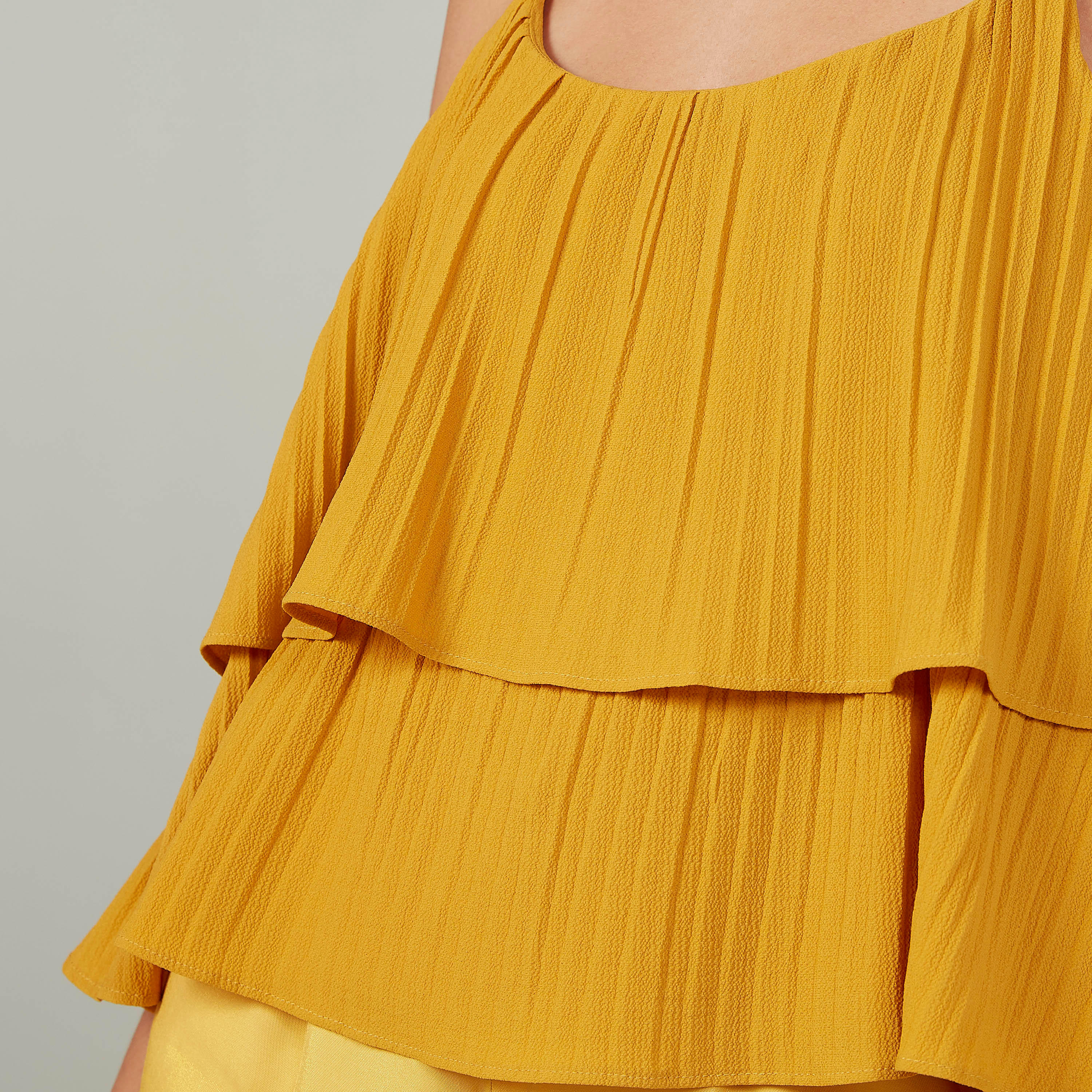 بلوزة قصيرة بياقة عميقة وحمّالات رفيعة بطيّات بارزة الملمس-women-clothing-shirtsandblouses-blouses-image-3