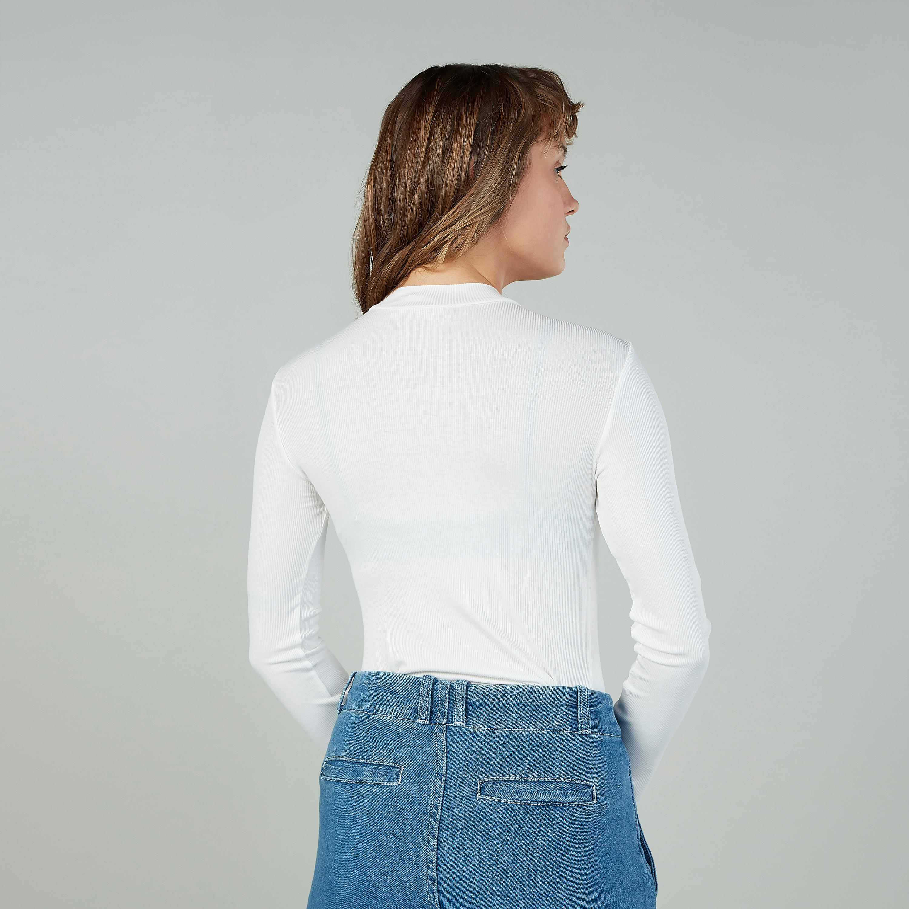 تيشيرت سادة بياقة ضيّقة وأكمام طويلة-women-clothing-tshirts-image-1
