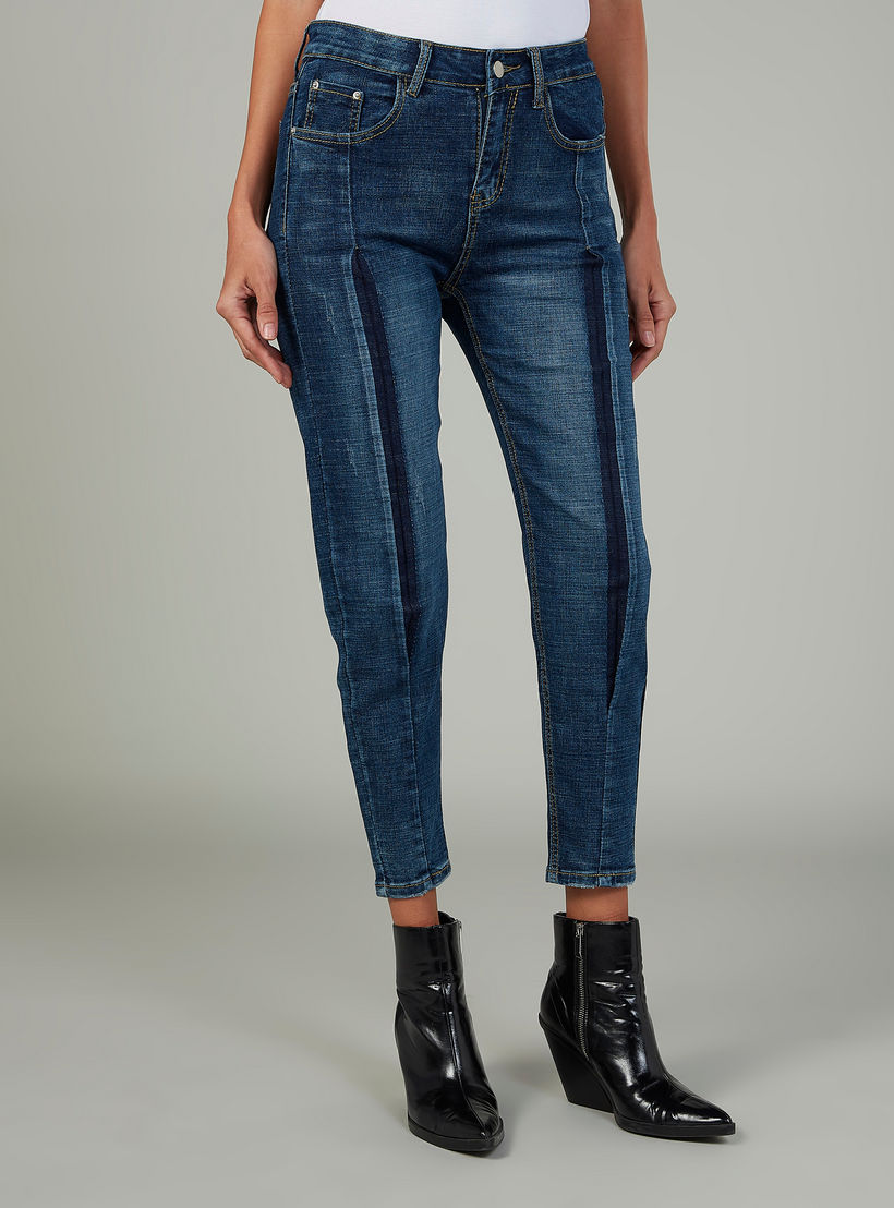 بنطلون جينز سادة قصير بخصر متوسّط الارتفاع وعراوي حزام وتفاصيل جيب-women-clothing-bottoms-jeans-image-4