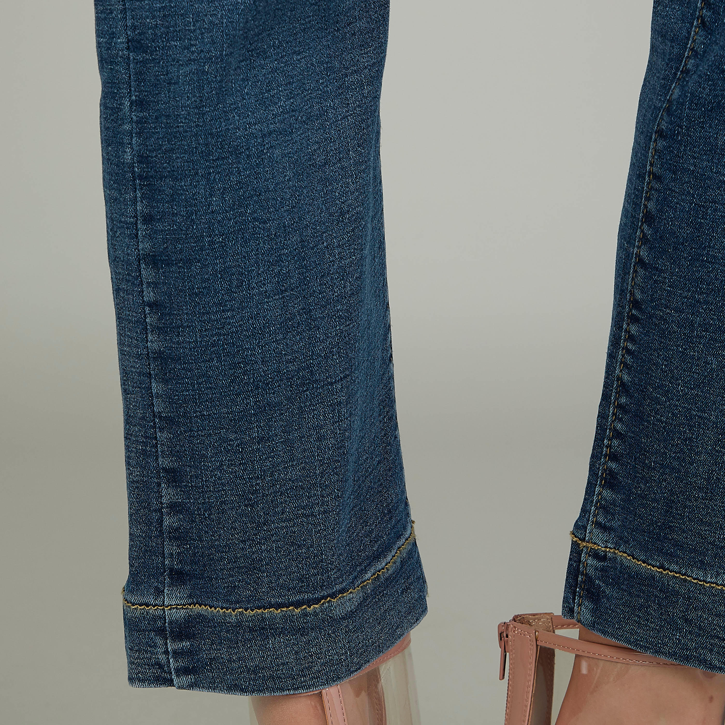 بنطلون جينز سادة بجيوب وحلقات للحزام من تو إكستريمز-women-clothing-bottoms-jeans-image-3