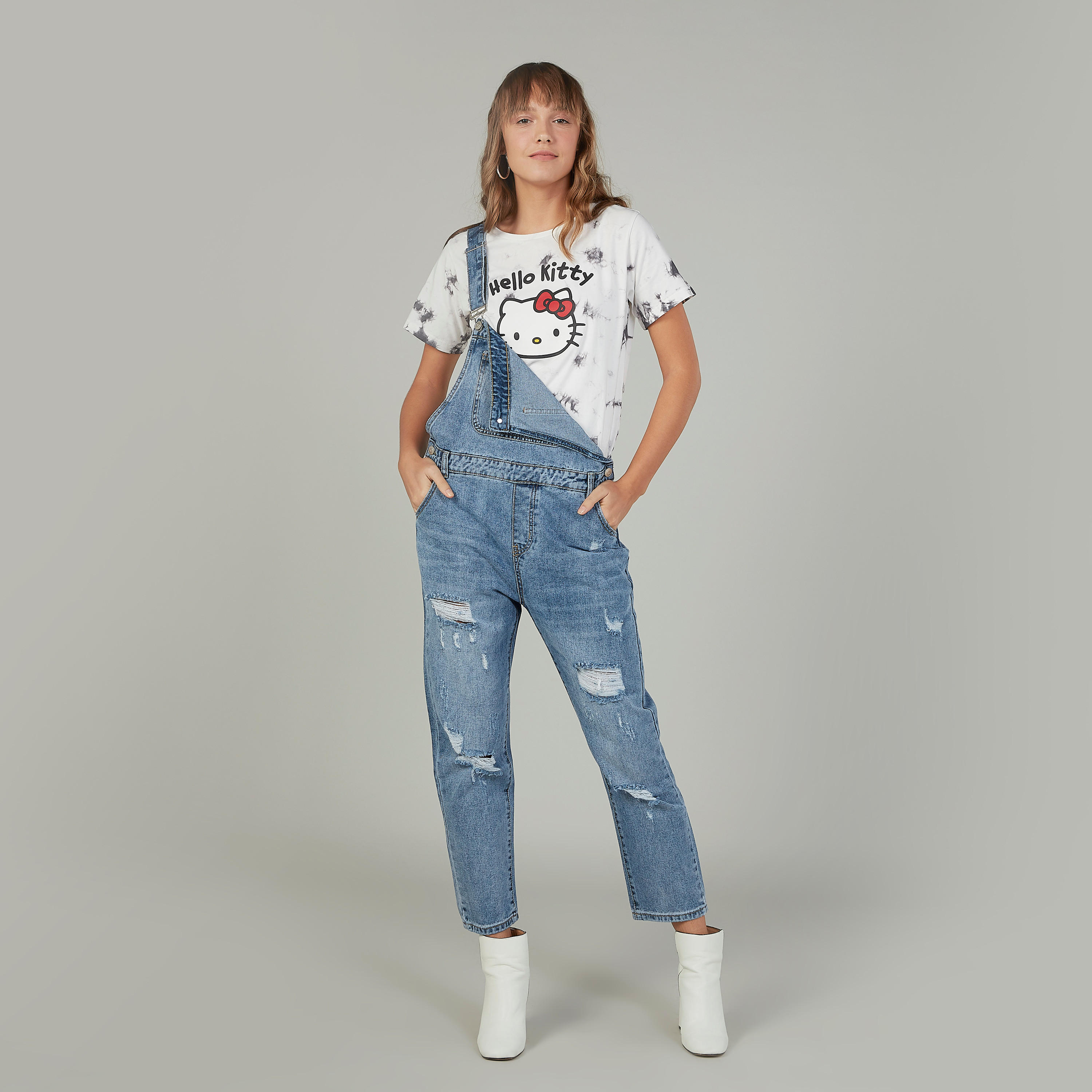 دنغري ممزق بحمالات قابلة للتعديل وتفاصيل جيوب-women-clothing-jumpsuits-image-1