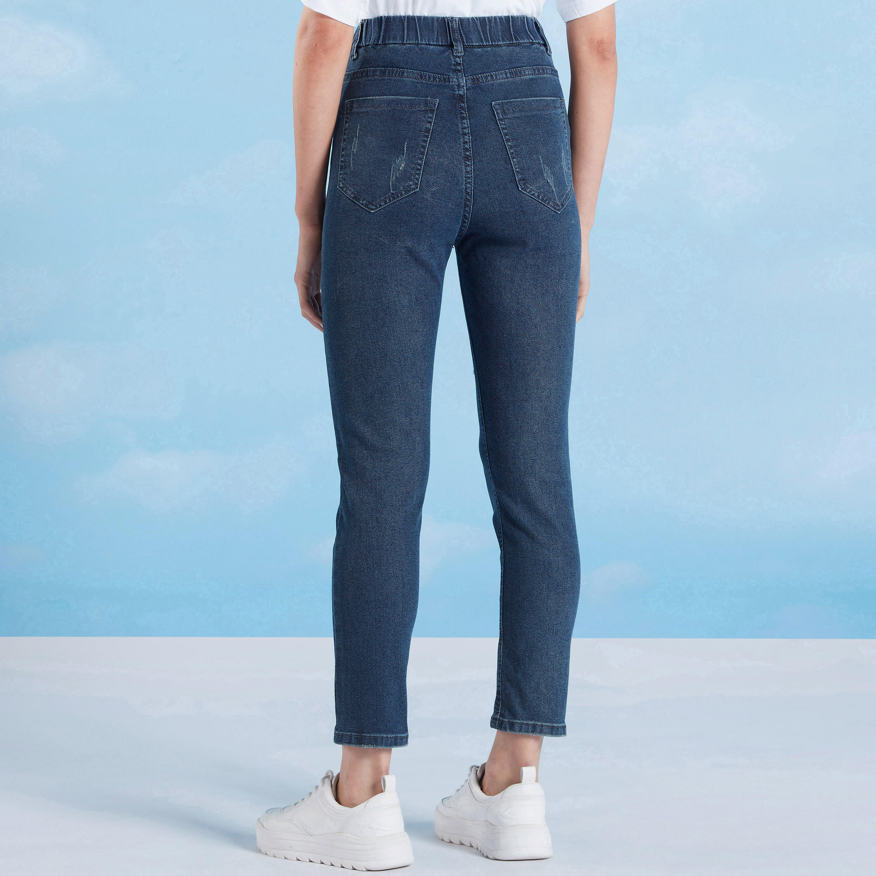 بنطلون جينز ممزق بخصر مرن متوسط الارتفاع وجيوب وعراوي حزام-women-clothing-bottoms-jeans-image-4