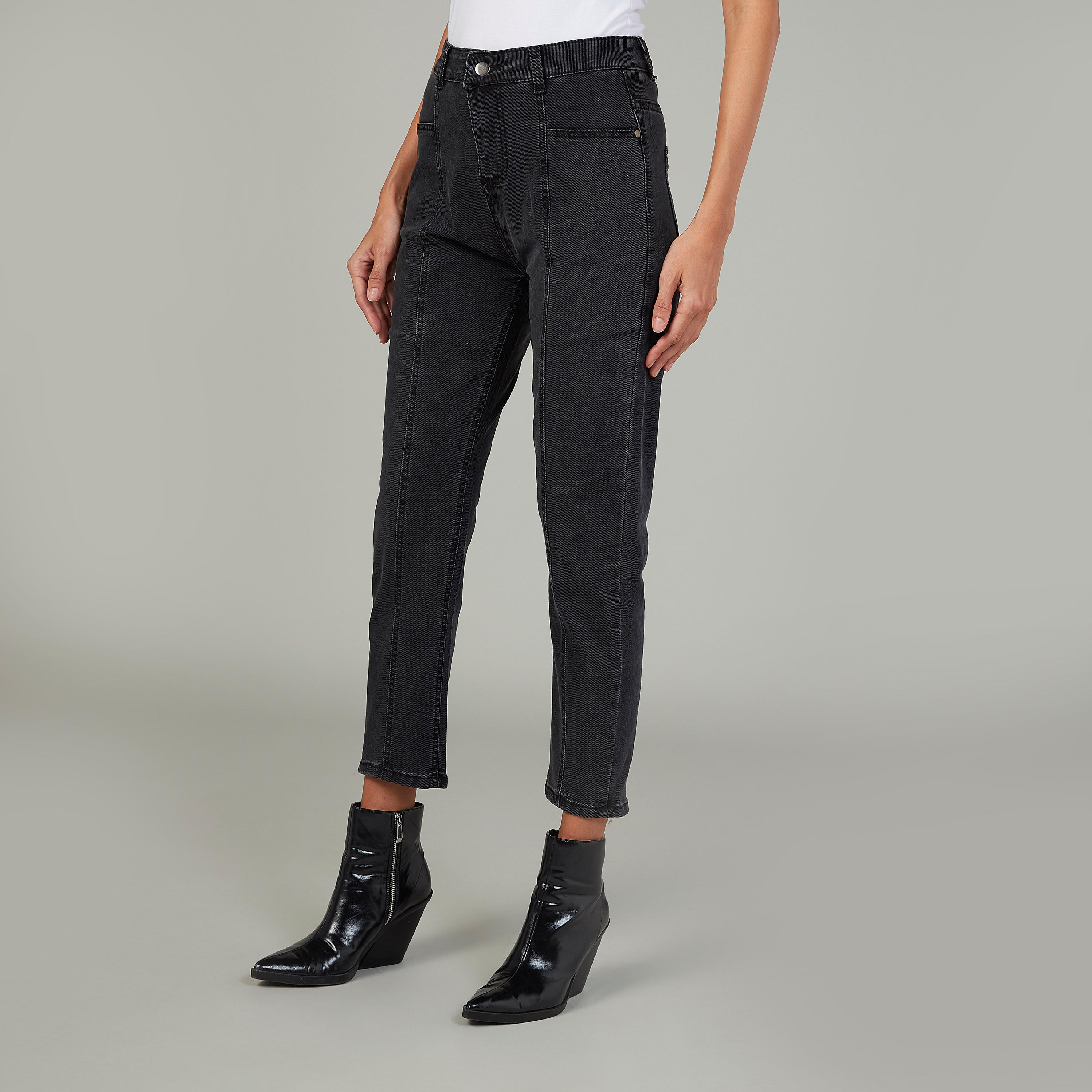 بنطلون جينز قصير سكيني بخصر متوسّط الارتفاع وعراوي حزام من تو إكستريمز-women-clothing-bottoms-jeans-image-1