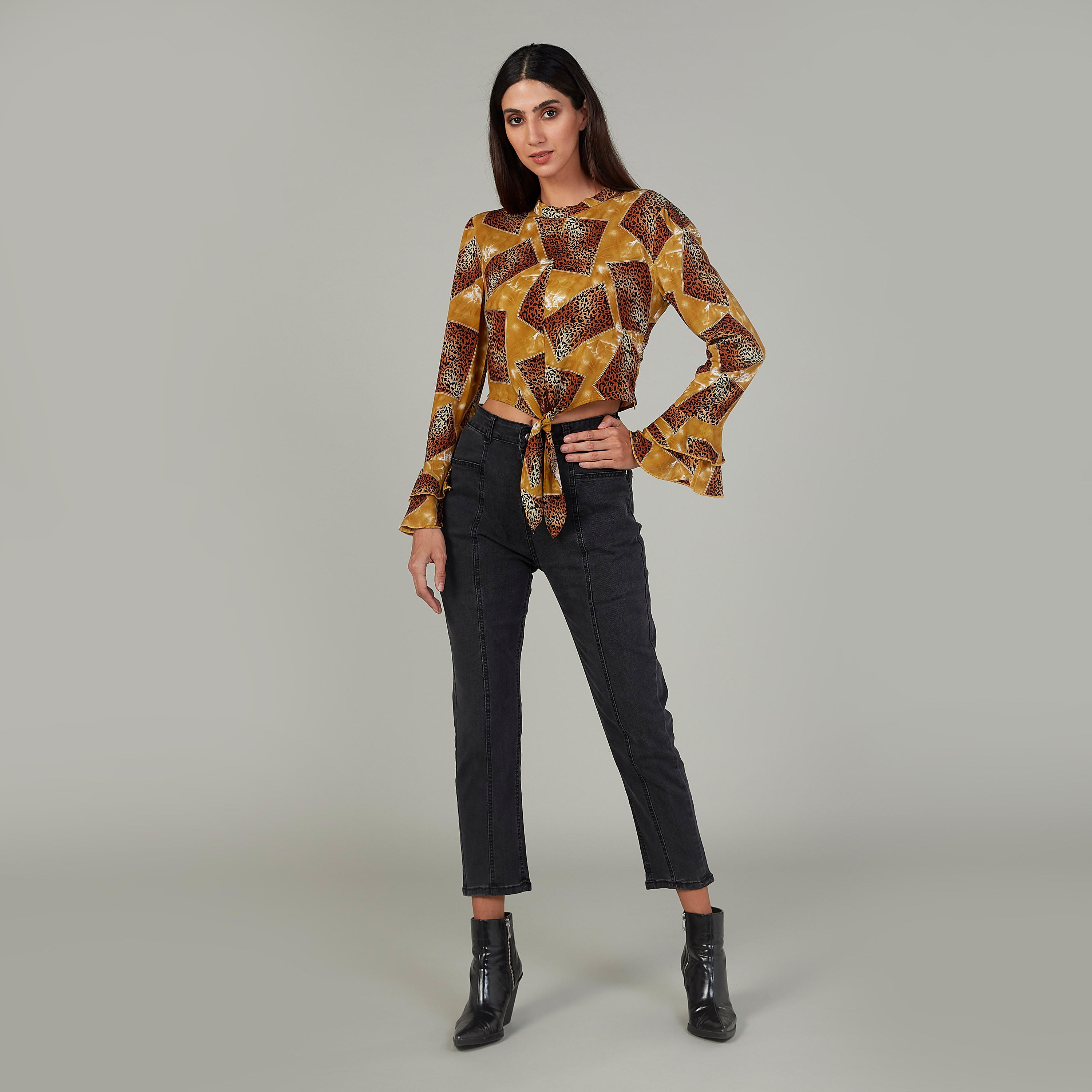 بنطلون جينز قصير سكيني بخصر متوسّط الارتفاع وعراوي حزام من تو إكستريمز-women-clothing-bottoms-jeans-image-2