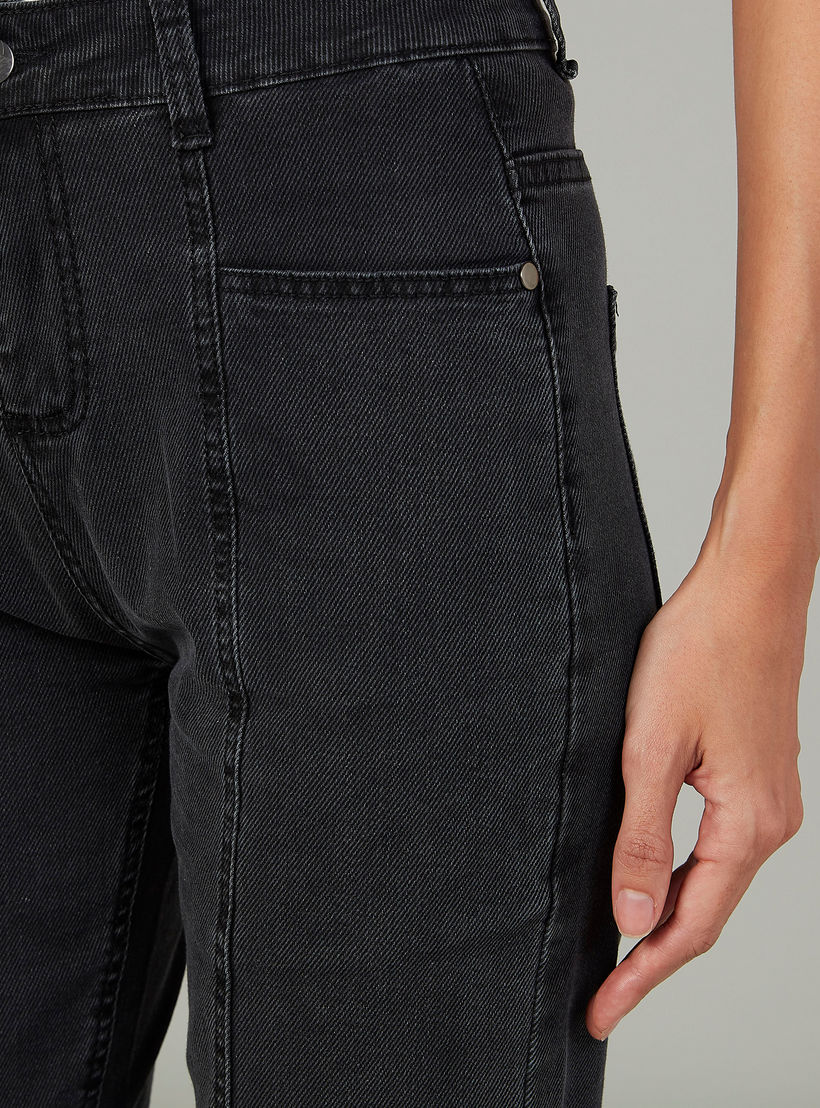 بنطلون جينز قصير سكيني بخصر متوسّط الارتفاع وعراوي حزام من تو إكستريمز-women-clothing-bottoms-jeans-image-3