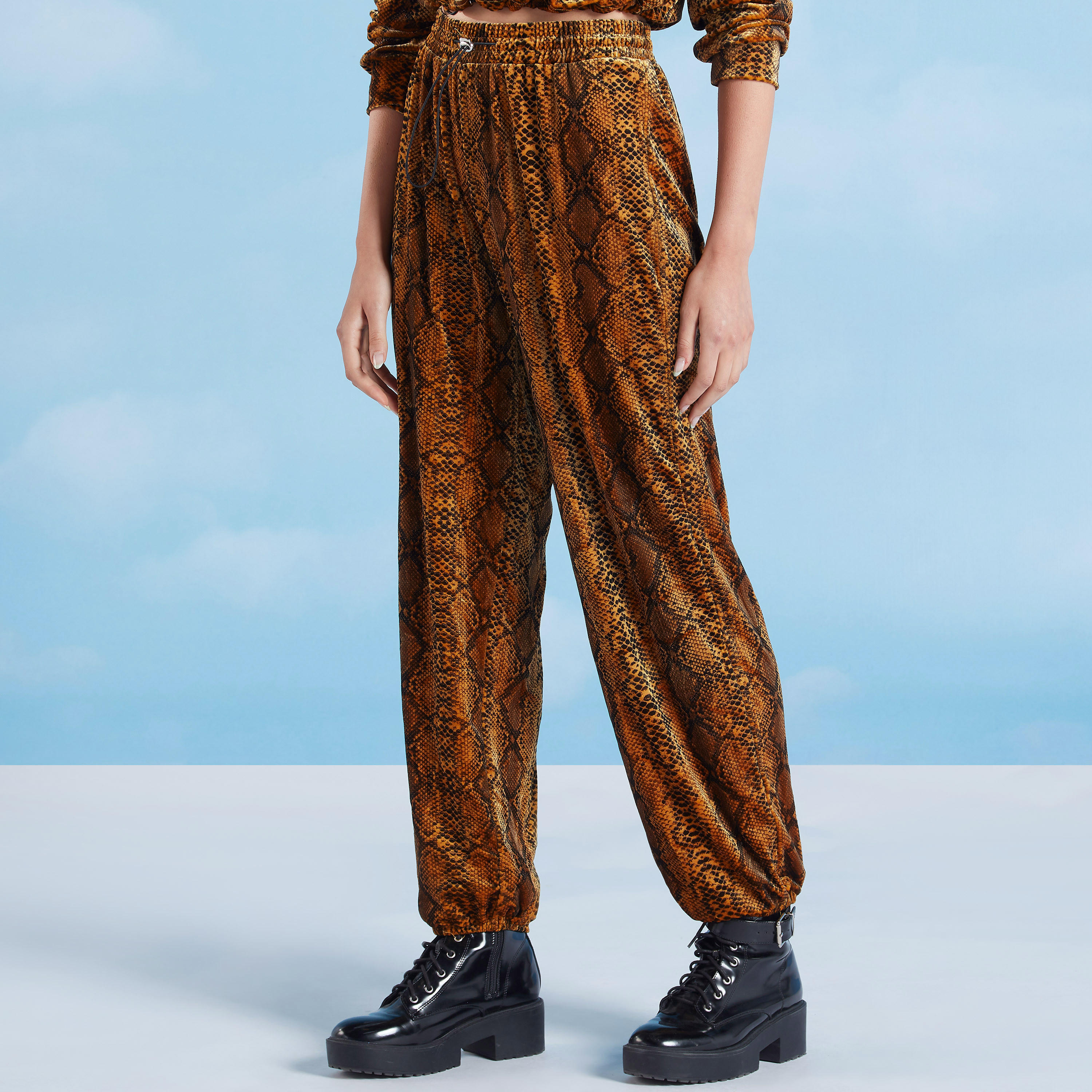 بنطلون بخصر مطّاطي مرن وطبعات حيوانات-women-clothing-bottoms-trousers-image-1