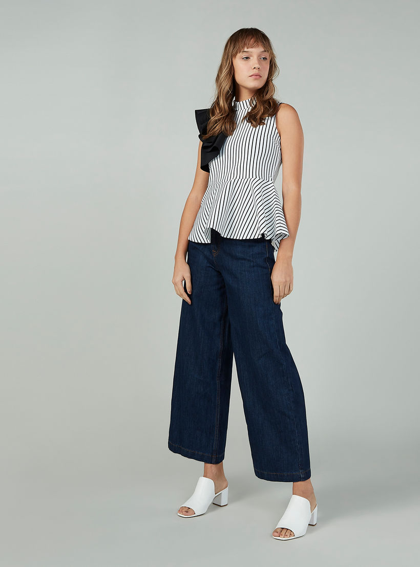 بلوزة مخططة دون أكمام بياقة عالية وتفاصيل كشكش على الخصر-women-clothing-shirtsandblouses-blouses-image-2