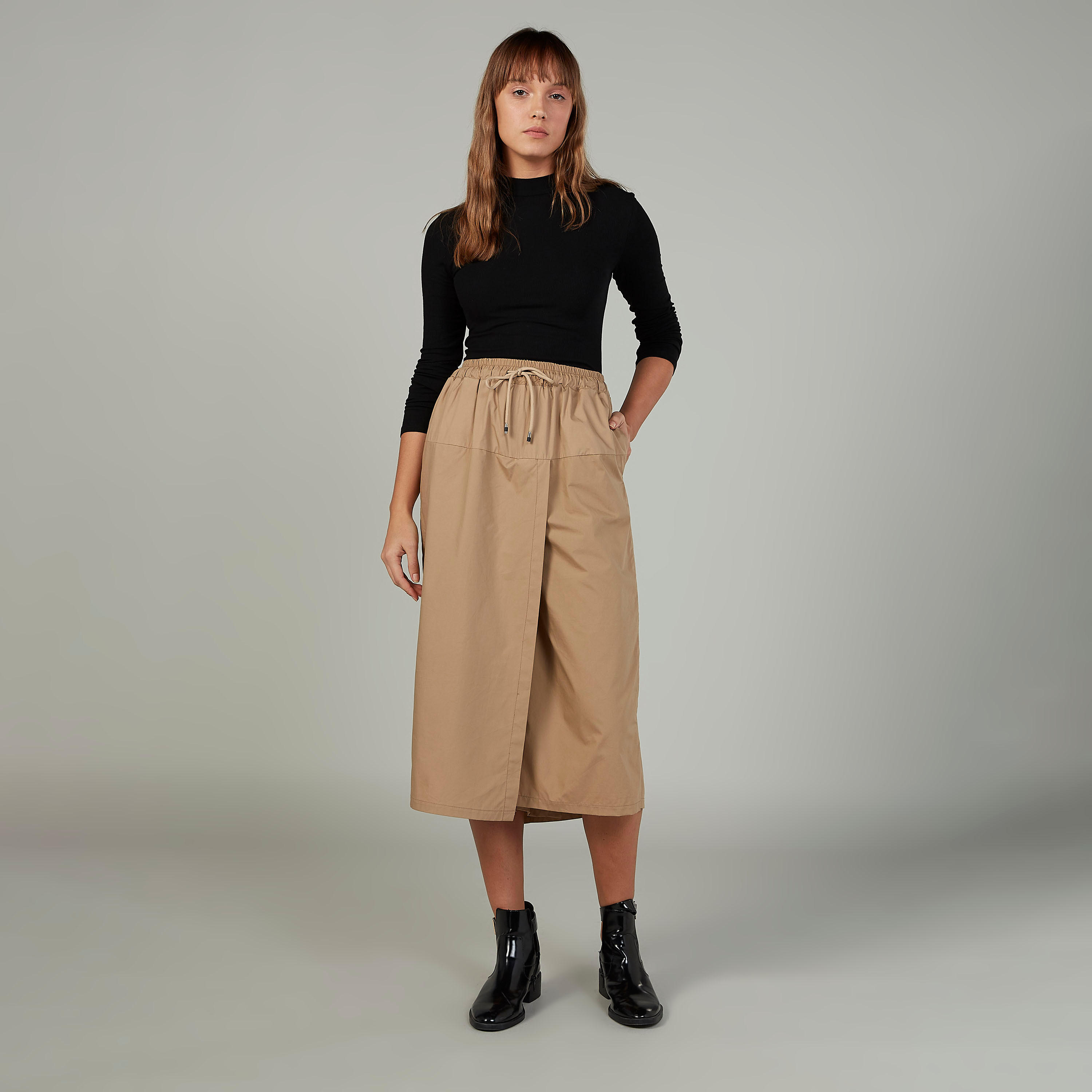 شورت بلازو سادة بخصر متوسط الارتفاع وخصر مطاطي رباط إغلاق-women-clothing-bottoms-trousers-image-3