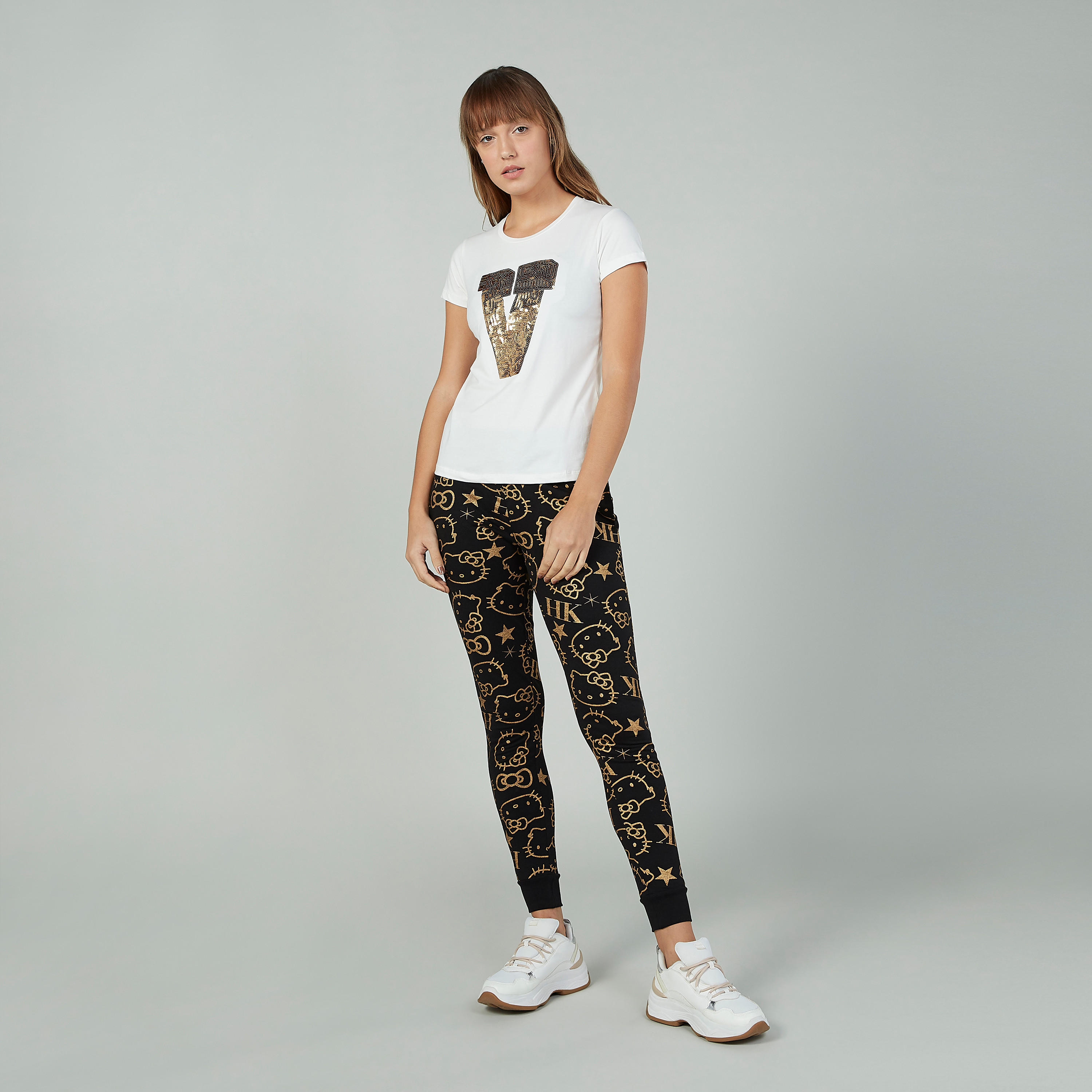 تيشيرت بياقة مستديرة وأكمام كاب وتفاصيل ترتر-women-clothing-tshirts-image-2