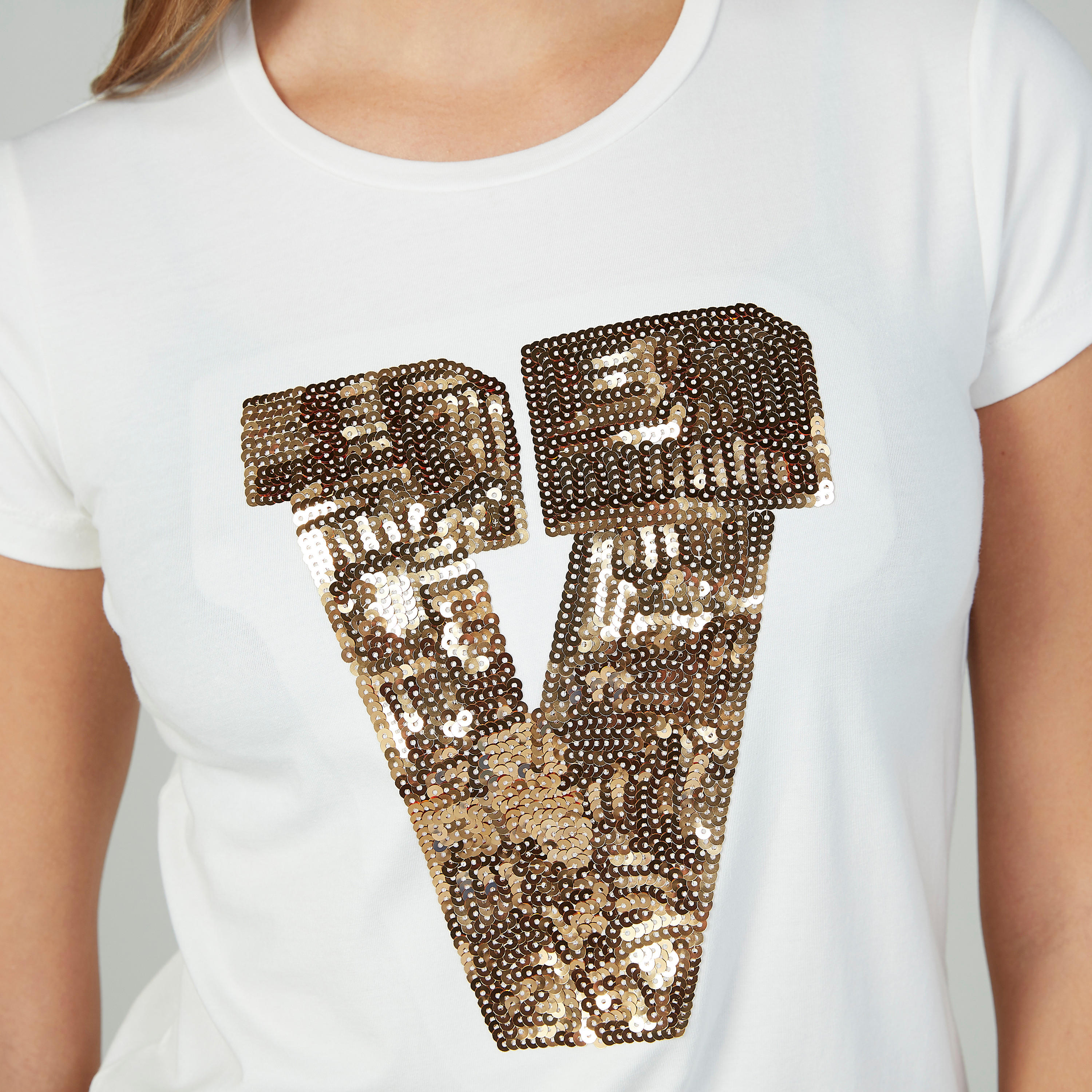 تيشيرت بياقة مستديرة وأكمام كاب وتفاصيل ترتر-women-clothing-tshirts-image-3